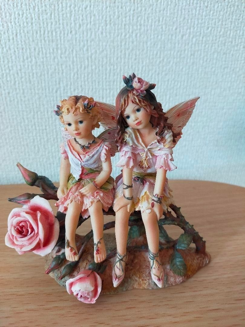 Figurines Christine Haworth Rose Petal Fairies Chrysalis Collection Hand Painted: Figurines Christine Haworth Rose Petal Fairies Chrysalis Collection Hand Painted Delicate and enchanting, the Christine Haworth Rose Petal Fairies Chrysalis Collection Hand Painted figurine is a stunn
