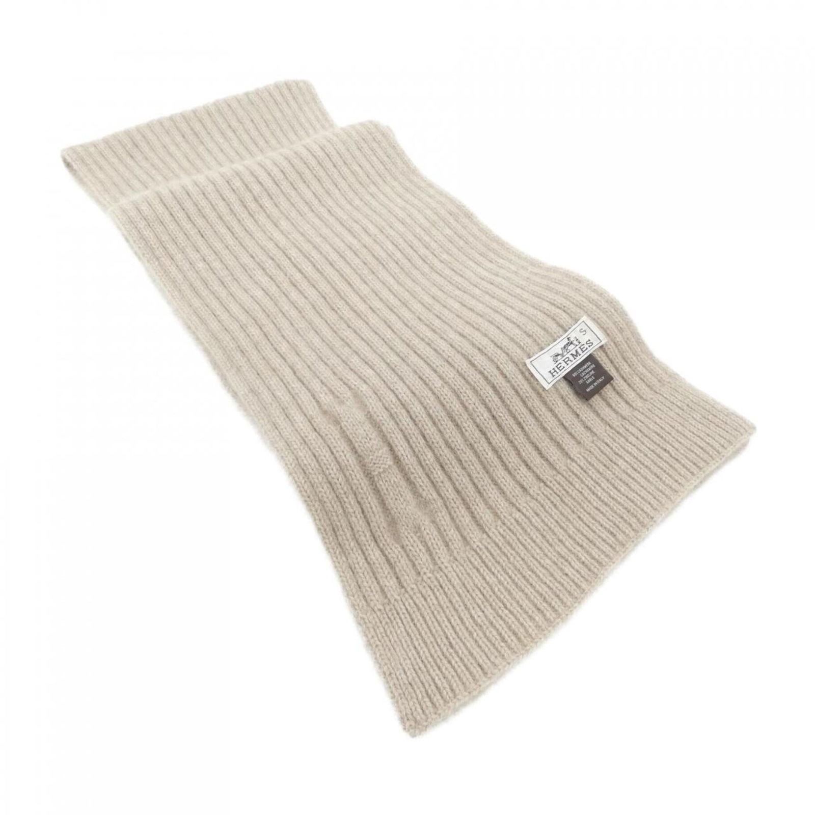 80% Hermes Stole Cashmere: 80% Hermes Stole Cashmere Experience the epitome of luxury with this exquisite 80% Hermes cashmere stole, boasting rich beige tones and sumptuous softness that will elevate any outfit. With its