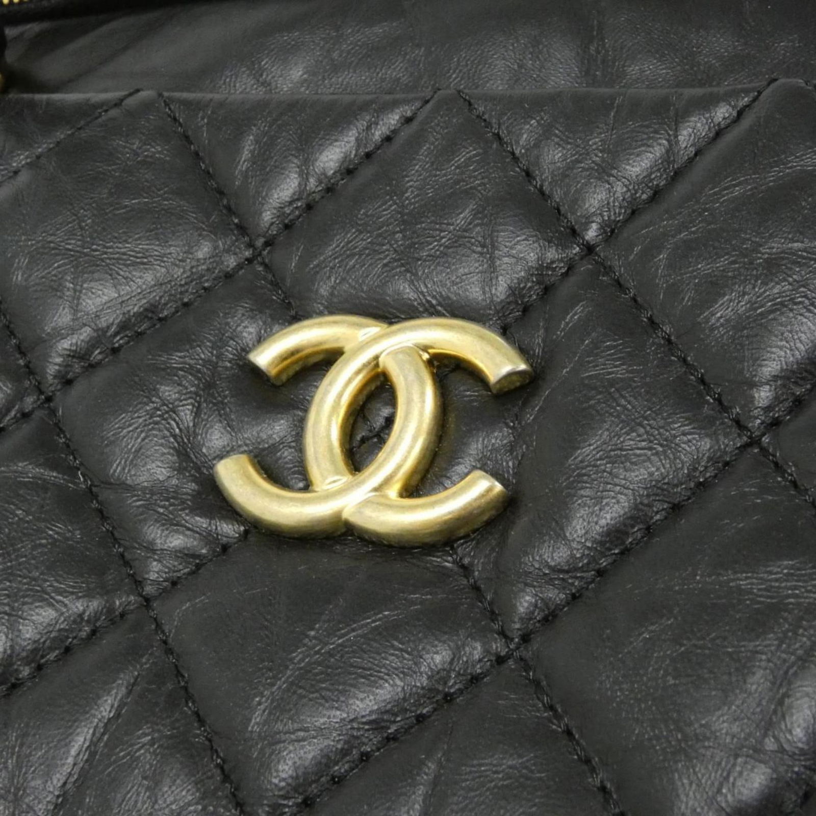 Leather Chanel Handbag - 4