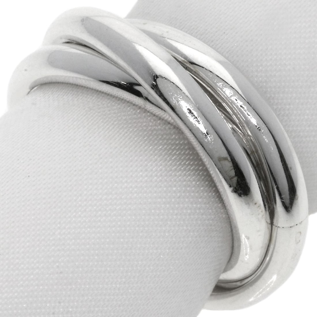 Silver TIFFANY&Co. Trinity 3 stations Ring: Silver TIFFANY&Co. Trinity 3 stations Ring A stunning silver Tiffany&Co. Trinity 3 stations ring, crafted with sleek lines and sophisticated design, adds a touch of timeless elegance to any outfit.