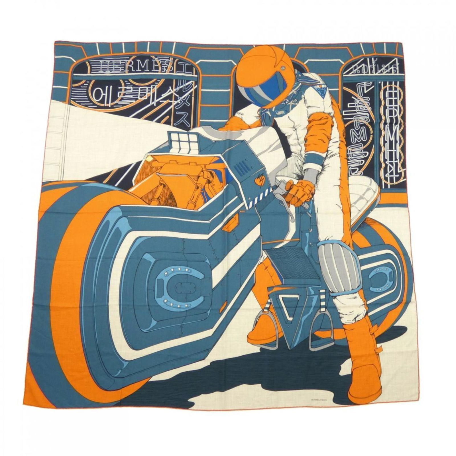 Hermes Shawl in Silk and Cashmere: Hermes Shawl in Silk and Cashmere A pre-owned Hermes shawl in luxurious silk and cashmere, offering a touch of elegance to any outfit. Its classic design and subtle beige hue make it perfect for