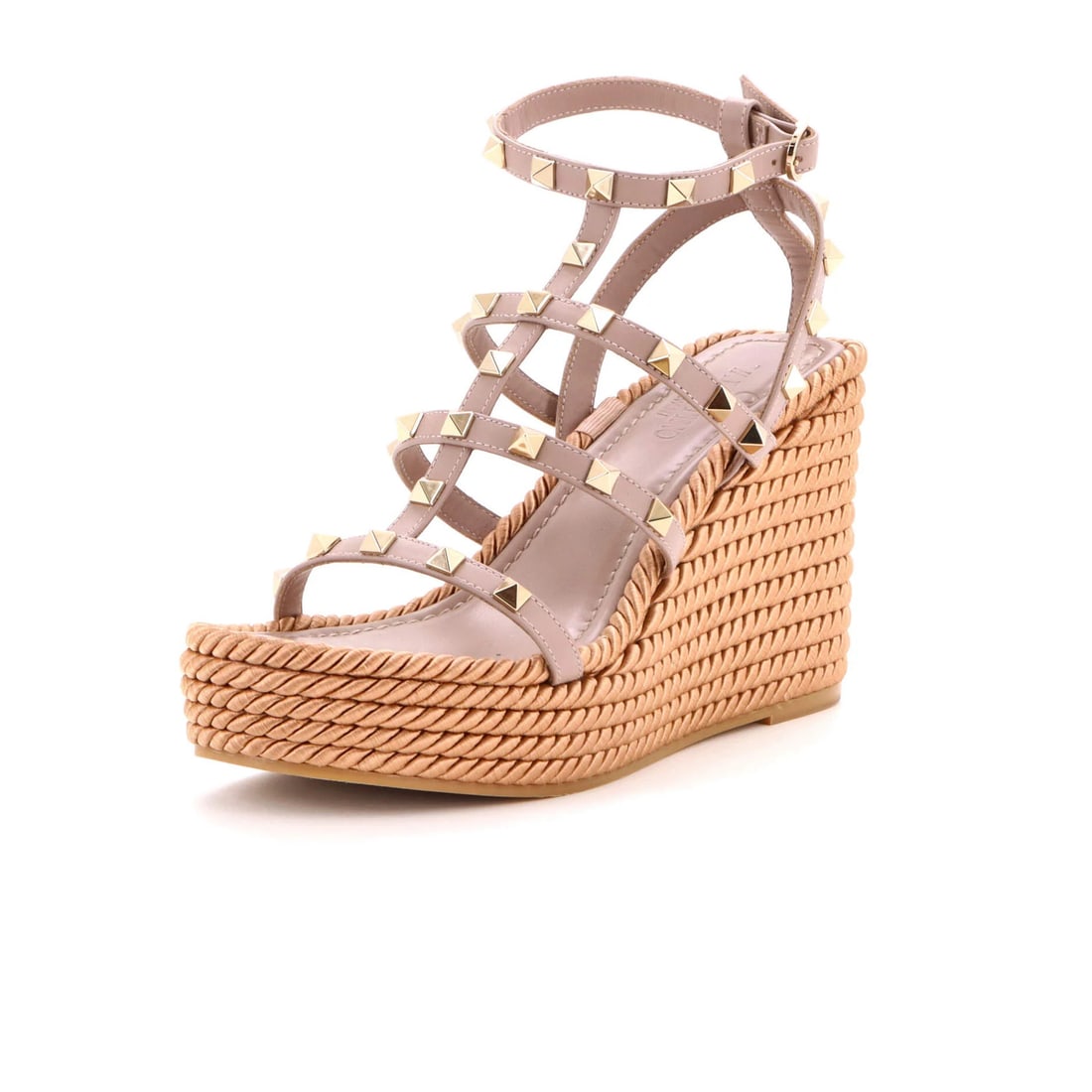 Valentino Garavani Rockstud Caged Wedge Sandals in Leather with Rope Detail: Valentino Garavani Rockstud Caged Wedge Sandals in Leather with Rope Detail Elevate your shoe game with the iconic Valentino Garavani Rockstud Caged Wedge Sandals, boasting sleek leather upper, gold
