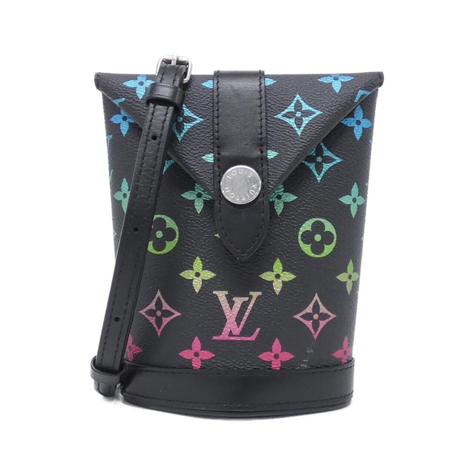 Louis Vuitton Coated Canvas Shoulder Bag: Louis Vuitton Coated Canvas Shoulder Bag A sleek and sophisticated shoulder bag, the Louis Vuitton Coated Canvas bag boasts a timeless design with its iconic monogram pattern and durable coated