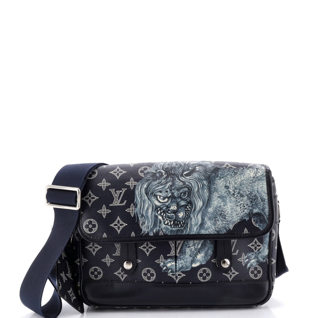 Louis Vuitton Limited Edition Chapman Savane Monogram Canvas Messenger Bag: Louis Vuitton Limited Edition Chapman Savane Monogram Canvas Messenger Bag Own the iconic style of Louis Vuitton with this Limited Edition Chapman Savane Monogram Canvas Messenger Bag, boasting a