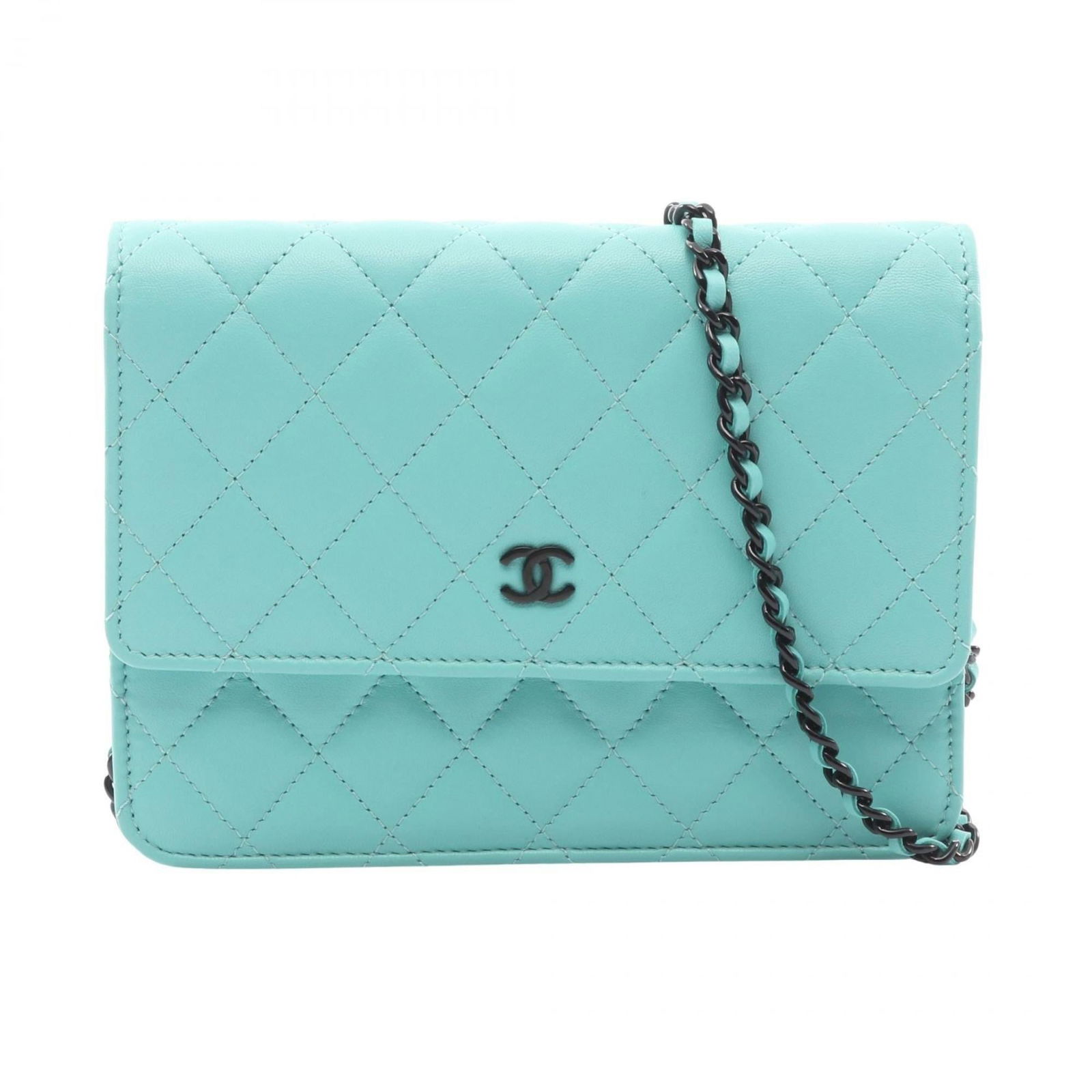 Chanel Shoulder Bag in Leather: Chanel Shoulder Bag in Leather A stunning Chanel shoulder bag in luxurious lambskin leather, this timeless piece exudes elegance and sophistication with its classic design and rich blue hue. With its
