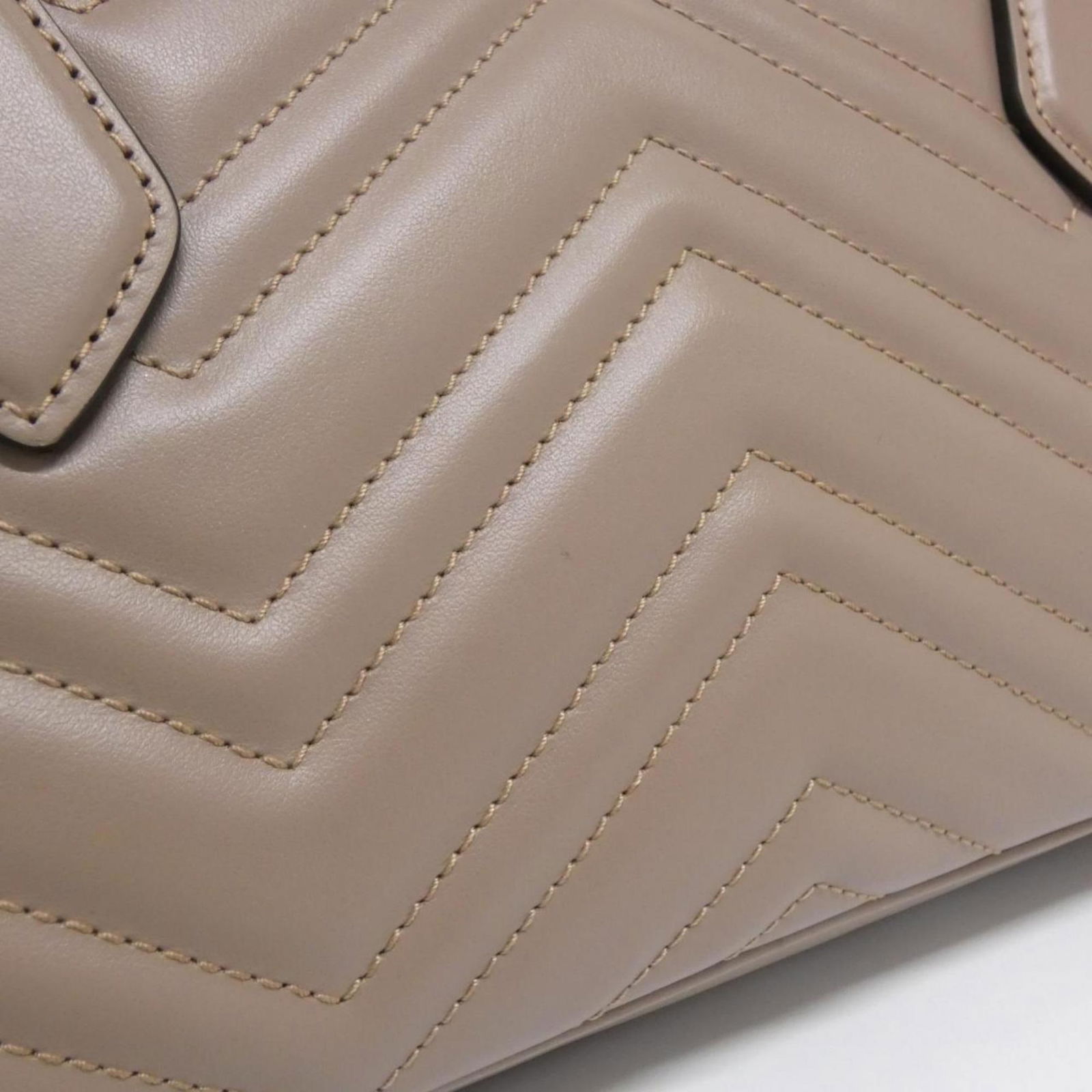 Quilting Gucci Shoulder Bag - 4