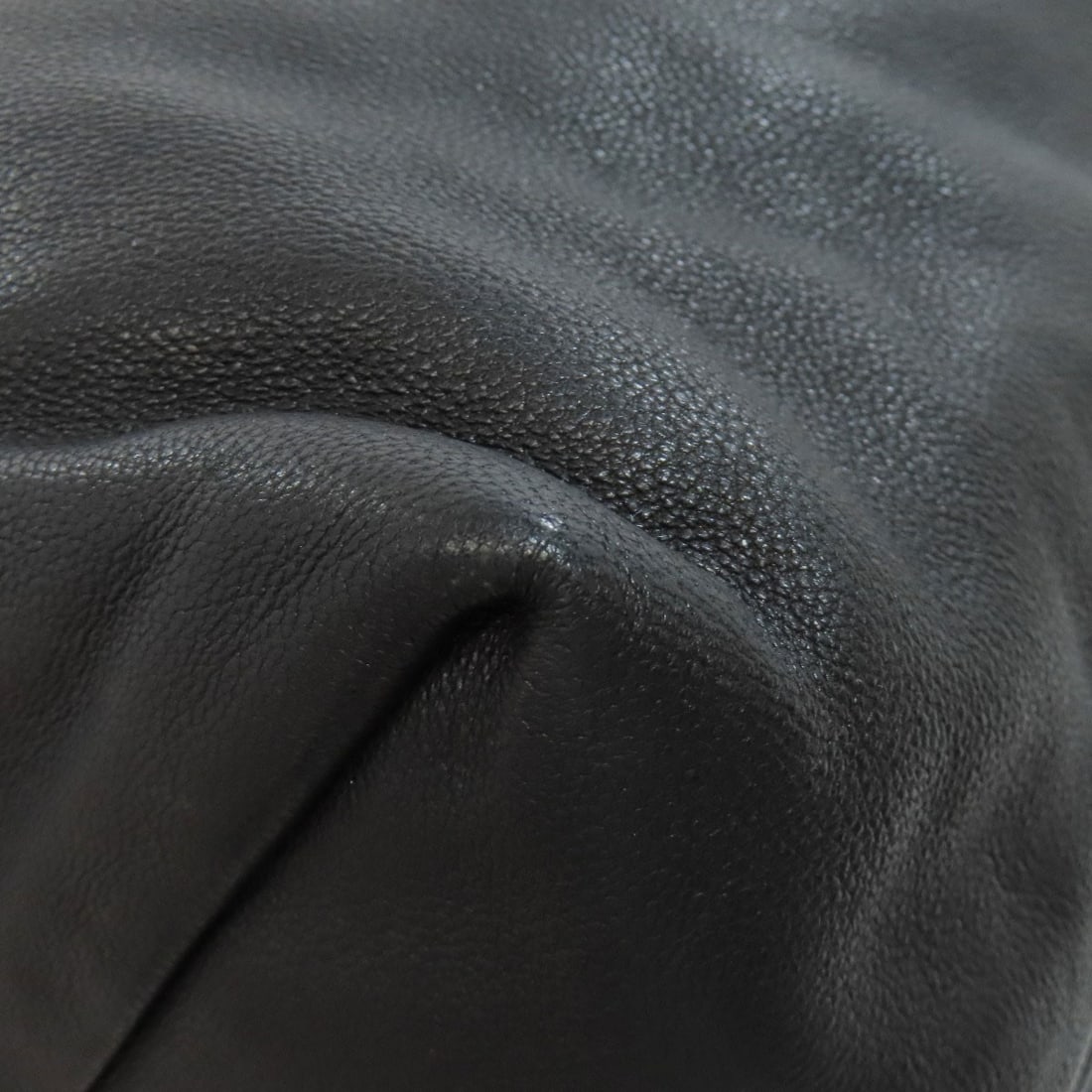 Michael Kors Logo Shoulder Bag in Leather - 17