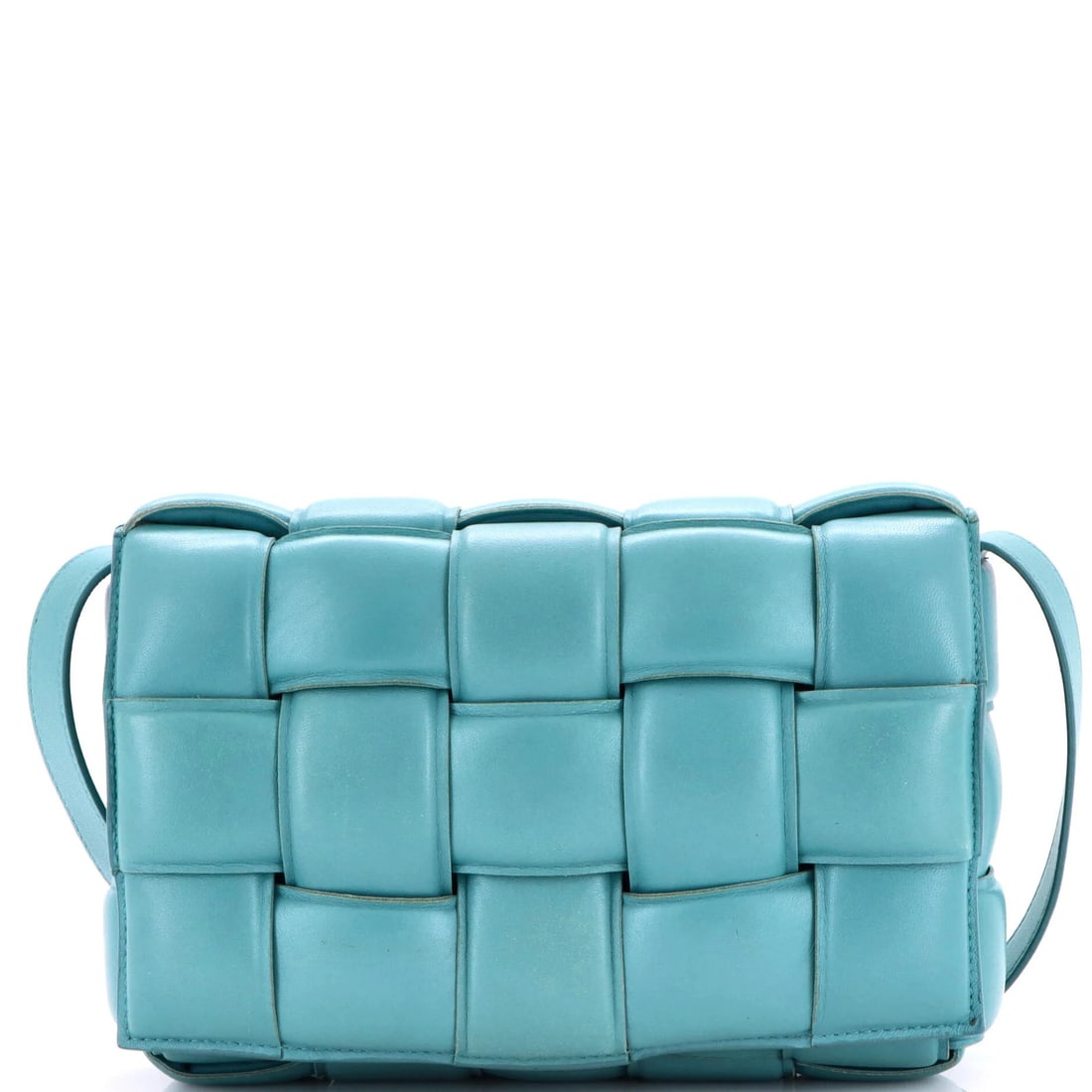 Bottega Veneta Small Intrecciato Leather Maxi Padded Cassette Crossbody Bag: Bottega Veneta Small Intrecciato Leather Maxi Padded Cassette Crossbody Bag Experience the timeless elegance of Bottega Veneta's iconic Cassette Crossbody Bag, crafted from rich Intrecciato leather