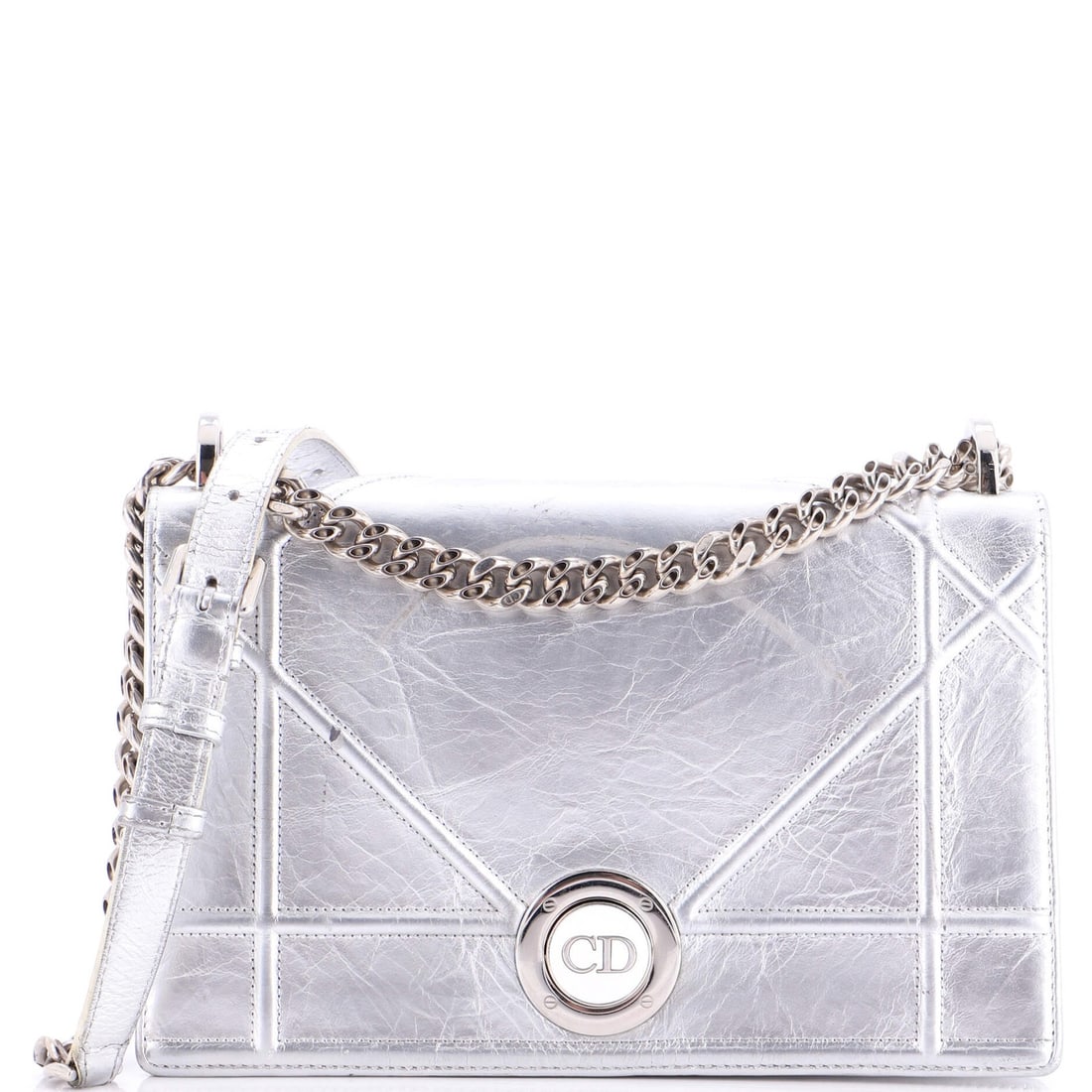 Christian Dior Diorama Clasp Flap Medium Lambskin Bag: Christian Dior Diorama Clasp Flap Medium Lambskin Bag Experience the epitome of luxury with this stunning Christian Dior Diorama Clasp Flap Medium Lambskin Bag, boasting crinkled lambskin exterior in