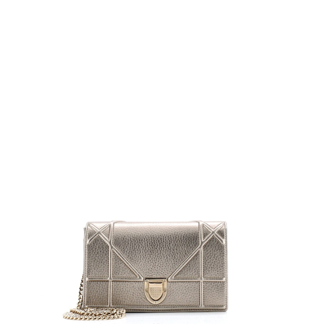 Mini Christian Dior Diorama Flap Bag Grained Calfskin: Mini Christian Dior Diorama Flap Bag Grained Calfskin Elevate your style with the iconic Mini Diorama Flap Bag, crafted from luxurious grained calfskin leather and adorned with metallic accents. This