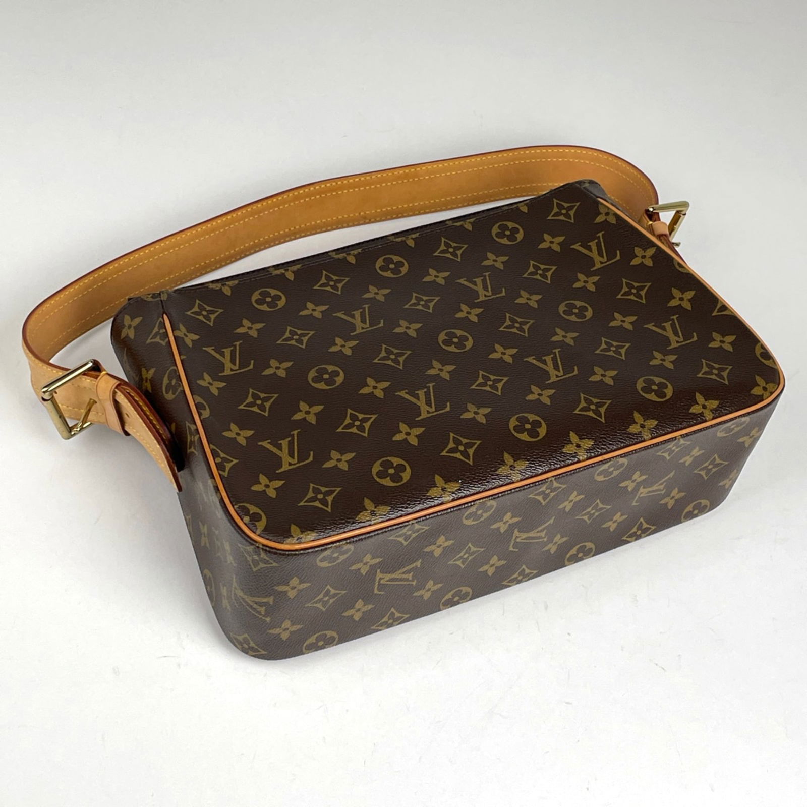 Louis Vuitton Monogram Shoulder Bag - 2