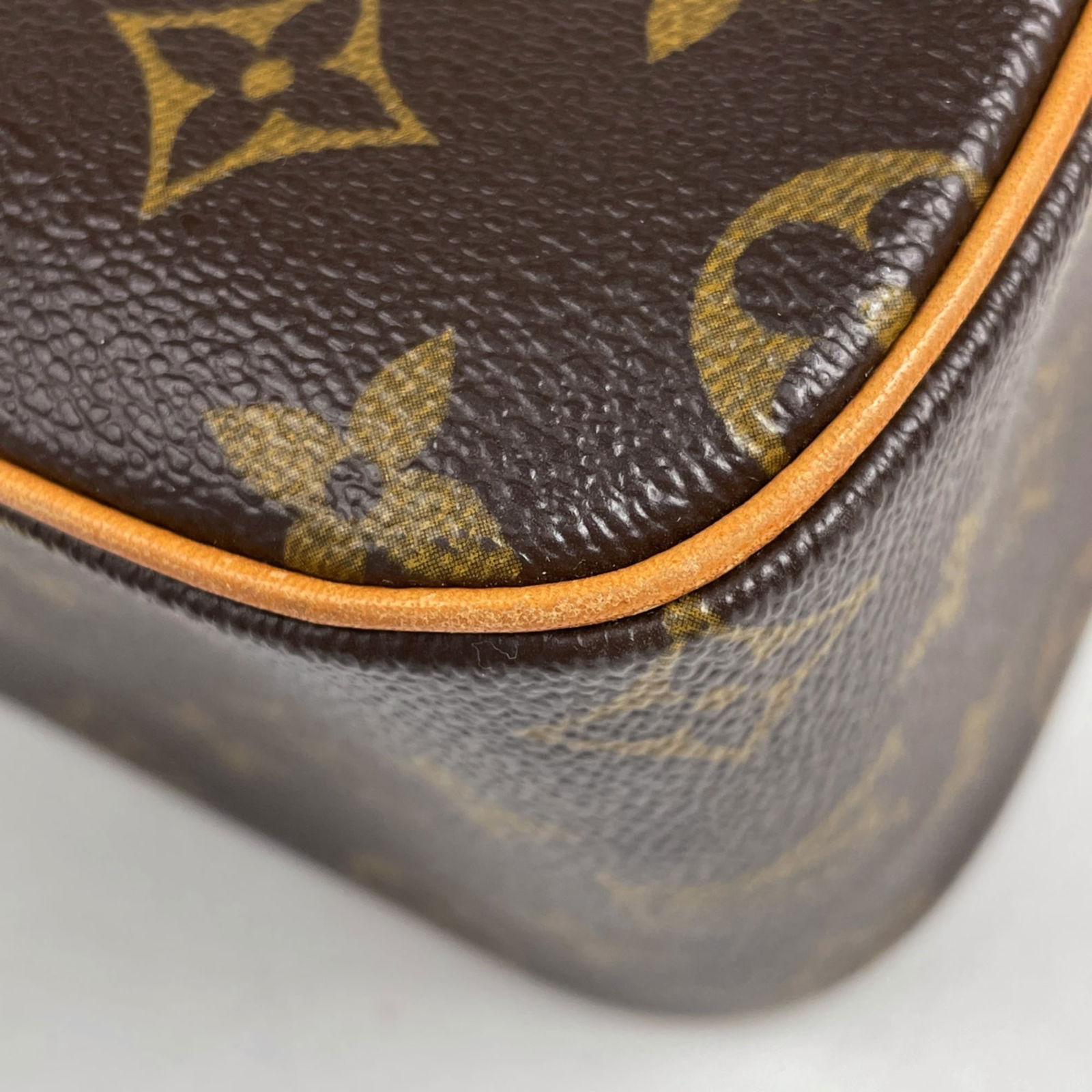 Louis Vuitton Monogram Shoulder Bag - 3