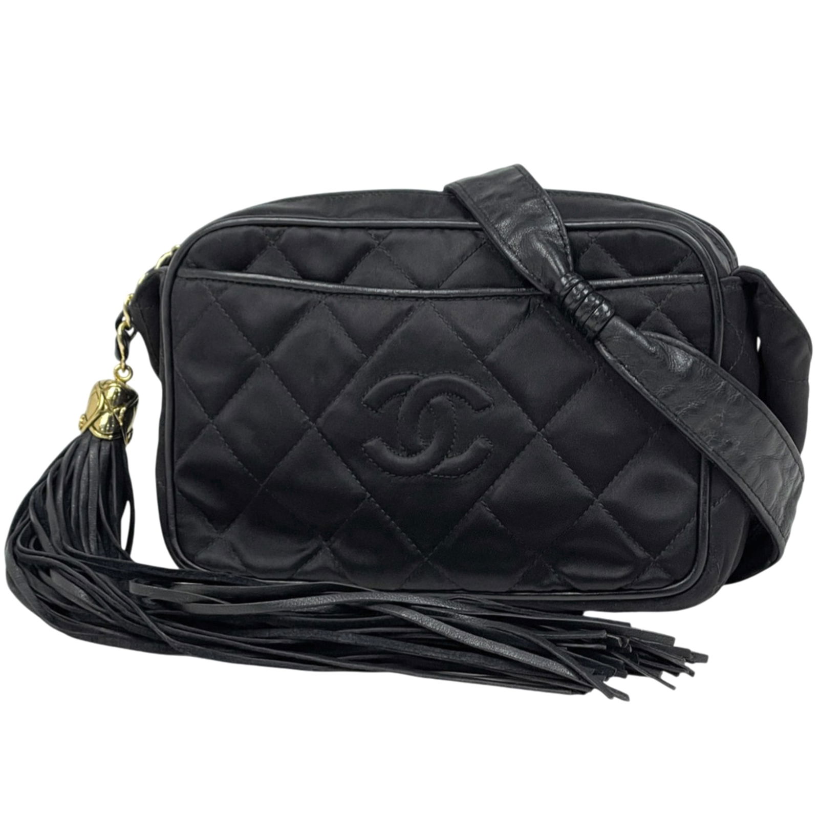 Leather - Chanel Shoulder Bag Fabric: Leather - Chanel Shoulder Bag Fabric Experience the timeless elegance of Chanel with this authentic leather shoulder bag fabric, featuring classic black color and sleek design. With its compact size