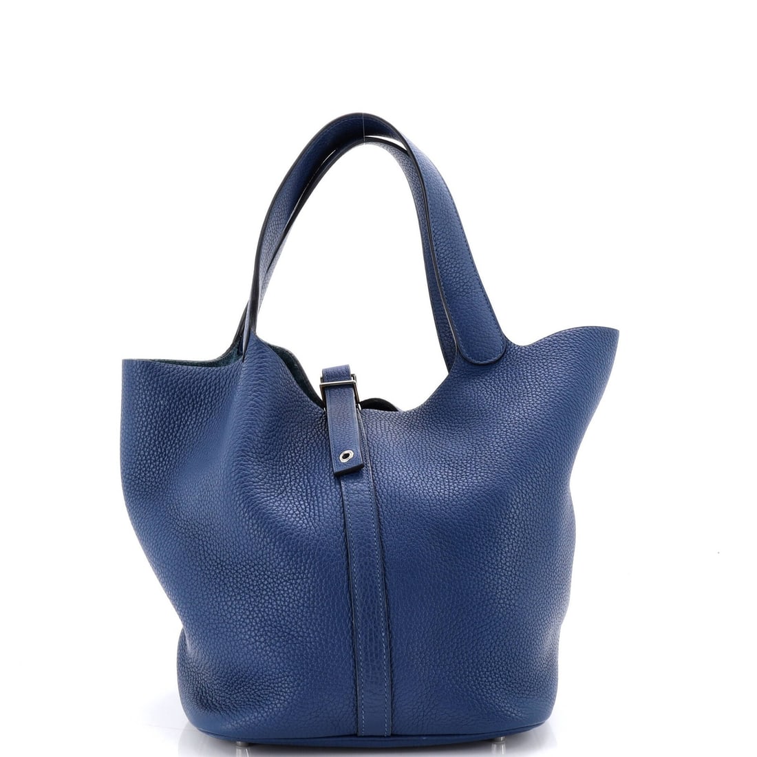 GM Hermes Picotin Bag Clemence: GM Hermes Picotin Bag Clemence The iconic GM Hermes Picotin Bag Clemence boasts a stunning blue exterior, adorned with the signature Palladium hardware and sleek, modern design. With its spacious
