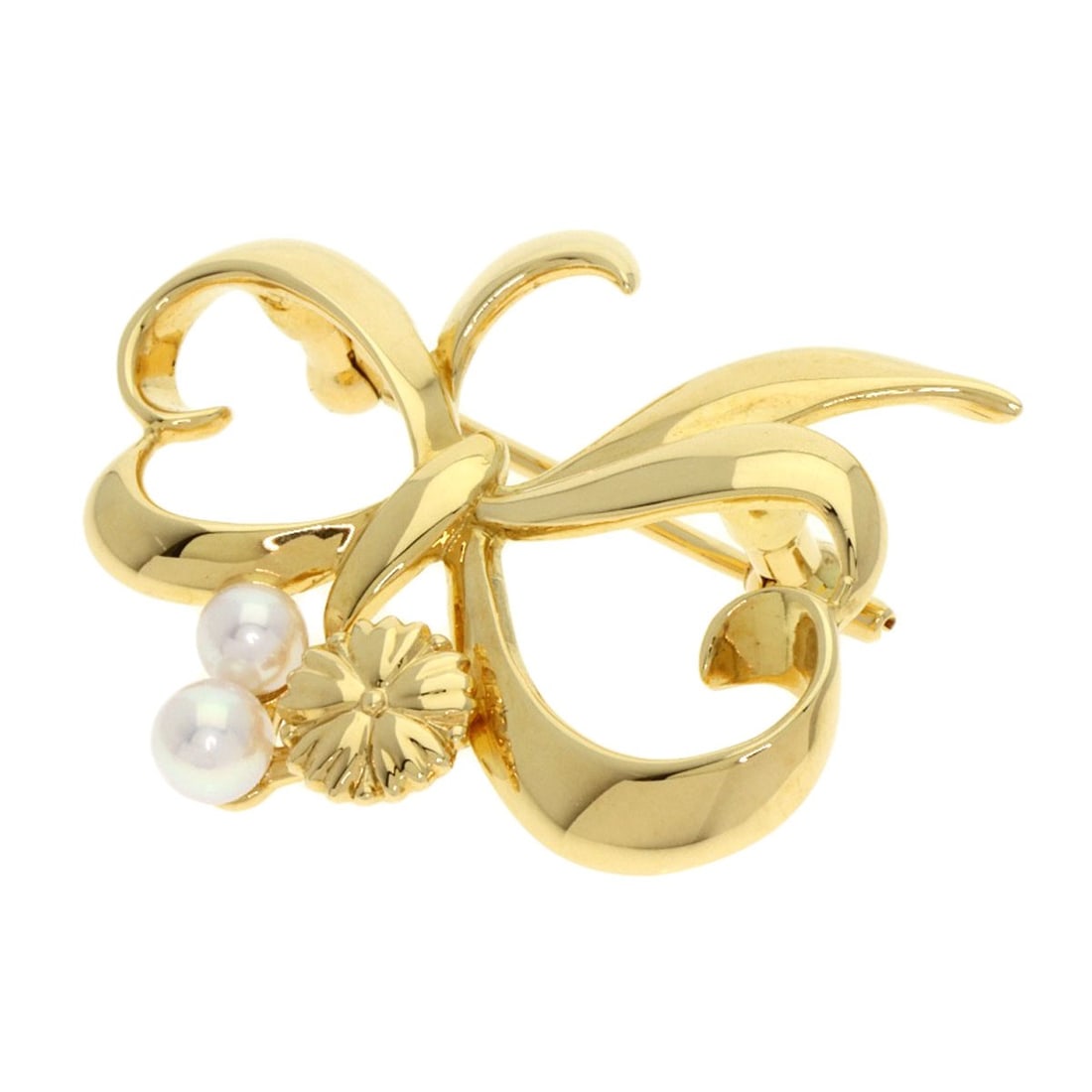 MIKIMOTO K18 Yellow Gold Pearl Ribbon Motif Brooch: MIKIMOTO K18 Yellow Gold Pearl Ribbon Motif Brooch Elevate your style with the exquisite MIKIMOTO K18 Yellow Gold Pearl Ribbon Motif Brooch, crafted from 18k gold for a luxurious touch. The intricate