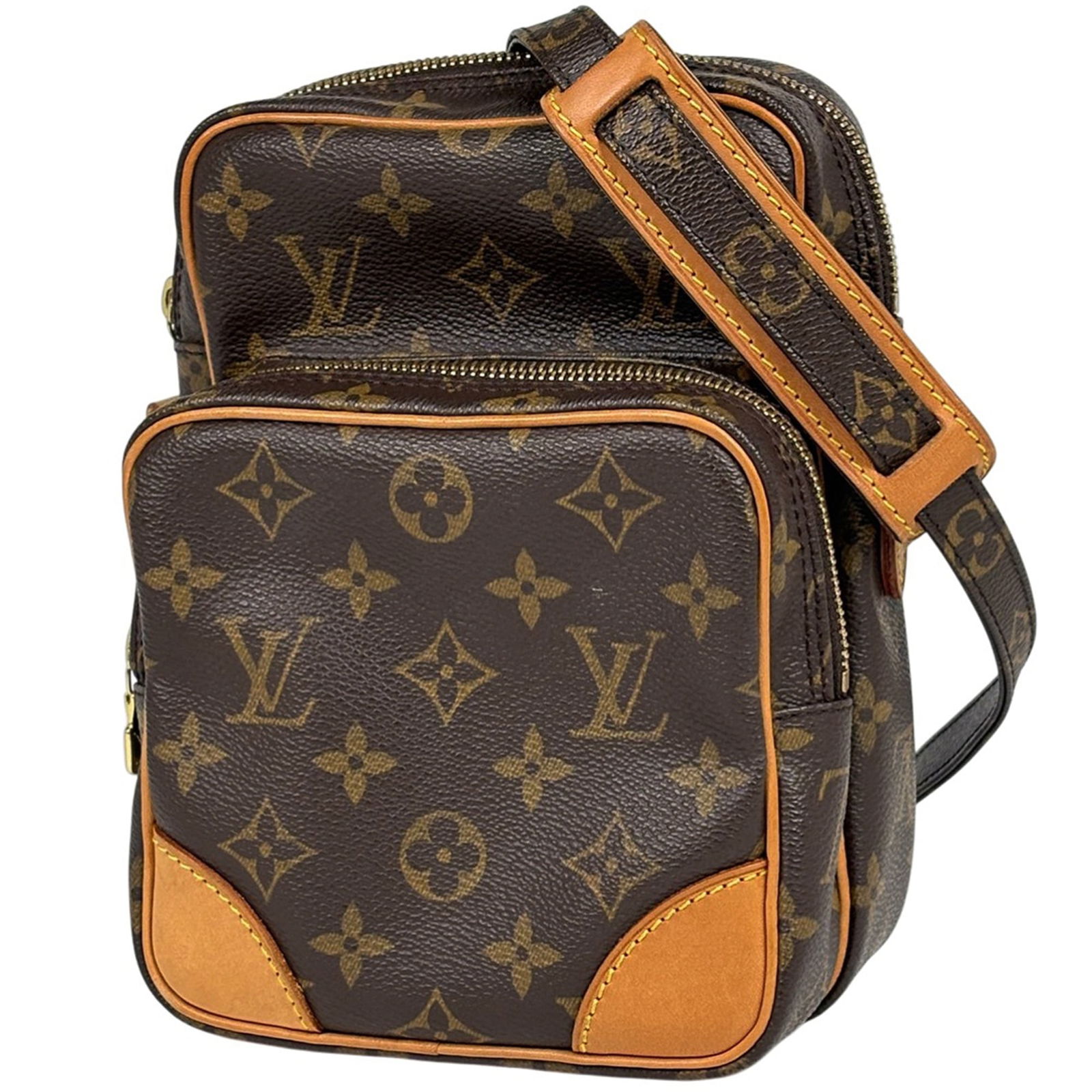 Louis Vuitton Monogram Shoulder Bag: Louis Vuitton Monogram Shoulder Bag Elevate your everyday style with the iconic Louis Vuitton Monogram Shoulder Bag, boasting the timeless classic monogram pattern in rich brown hues. This pre-loved