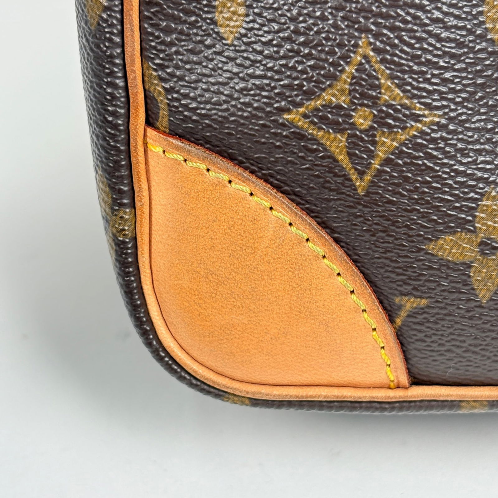 Louis Vuitton Monogram Shoulder Bag - 3