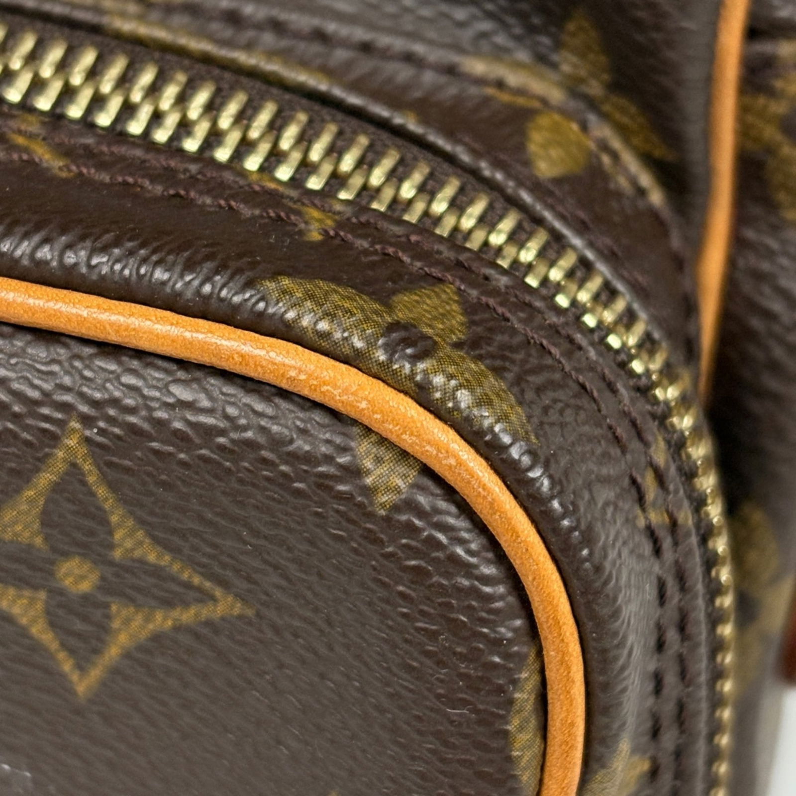 Louis Vuitton Monogram Shoulder Bag - 4