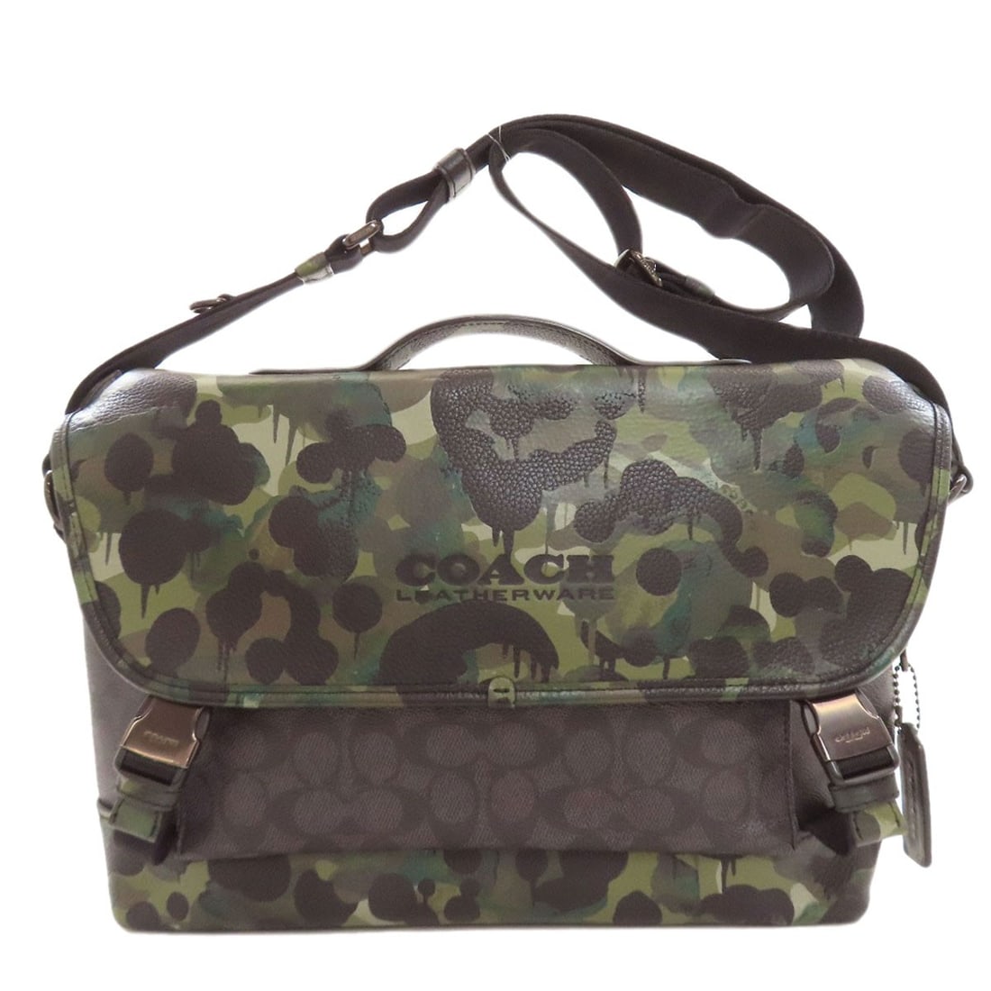 PVC COACH CA266 Camouflage 2WAY Shoulder Bag Leather: PVC COACH CA266 Camouflage 2WAY Shoulder Bag Leather Elevate your everyday style with the COACH Camouflage 2WAY Shoulder Bag, crafted from rich leather and boasting a bold green exterior that makes a