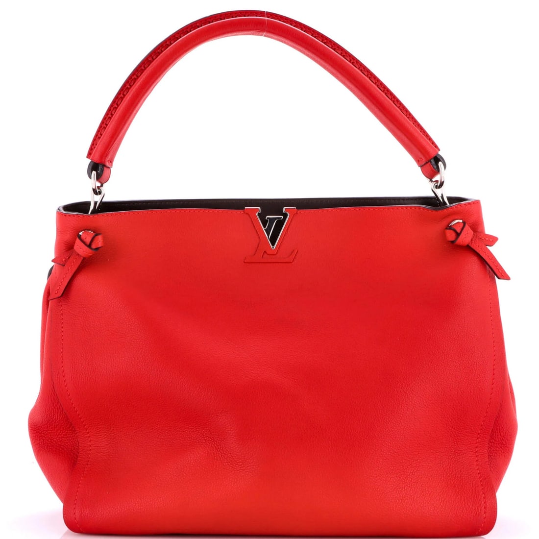 Louis Vuitton Tournon Leather Handbag: Louis Vuitton Tournon Leather Handbag A stunning Louis Vuitton Tournon Leather Handbag in rich red leather, boasting classic hobos style and elegant silver hardware. With its spacious interior and com