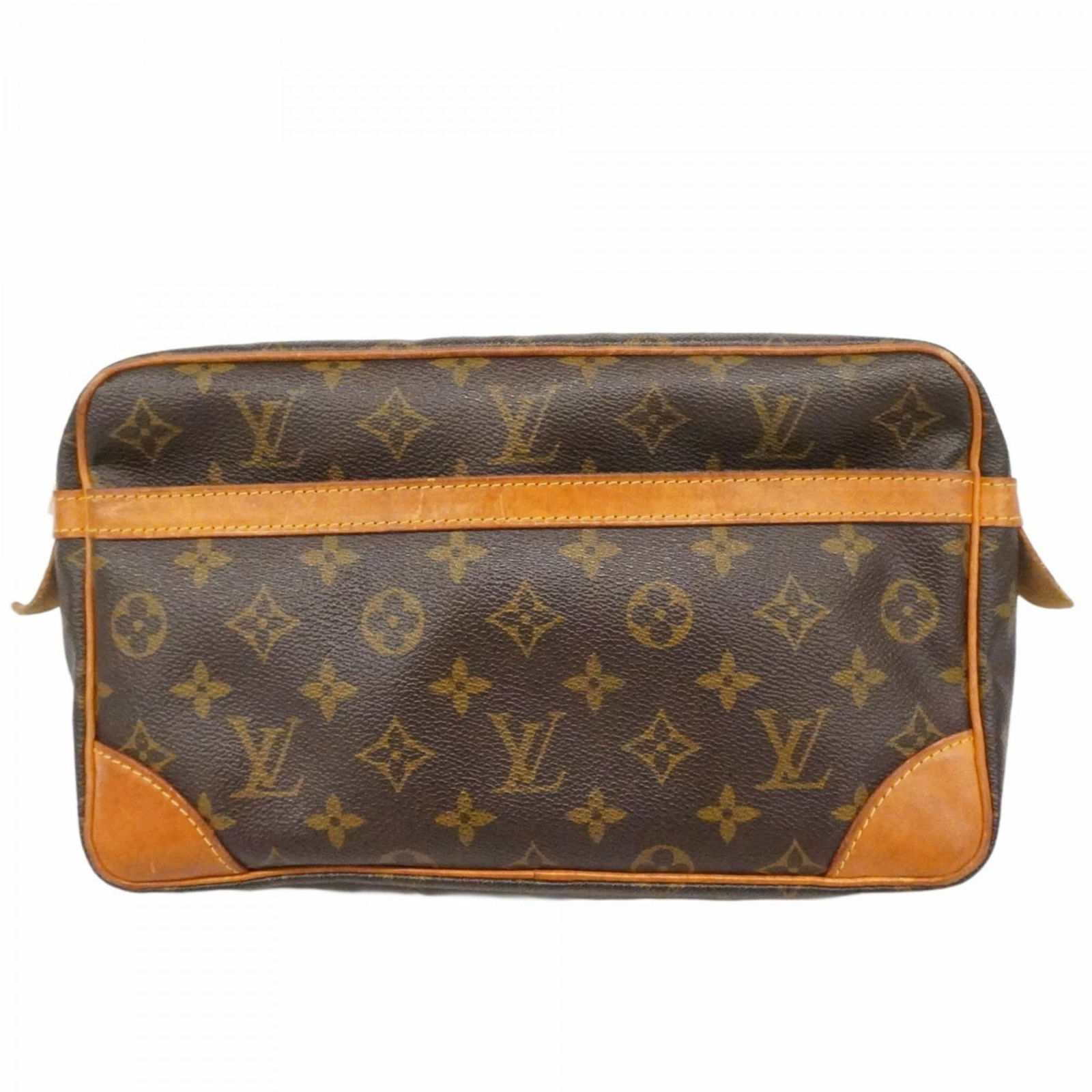 Bag Louis Vuitton Clutch: Bag Louis Vuitton Clutch A luxurious Louis Vuitton brown clutch, perfect for adding a touch of elegance to any evening outfit. With its classic design and signature monogram pattern, this stylish bag