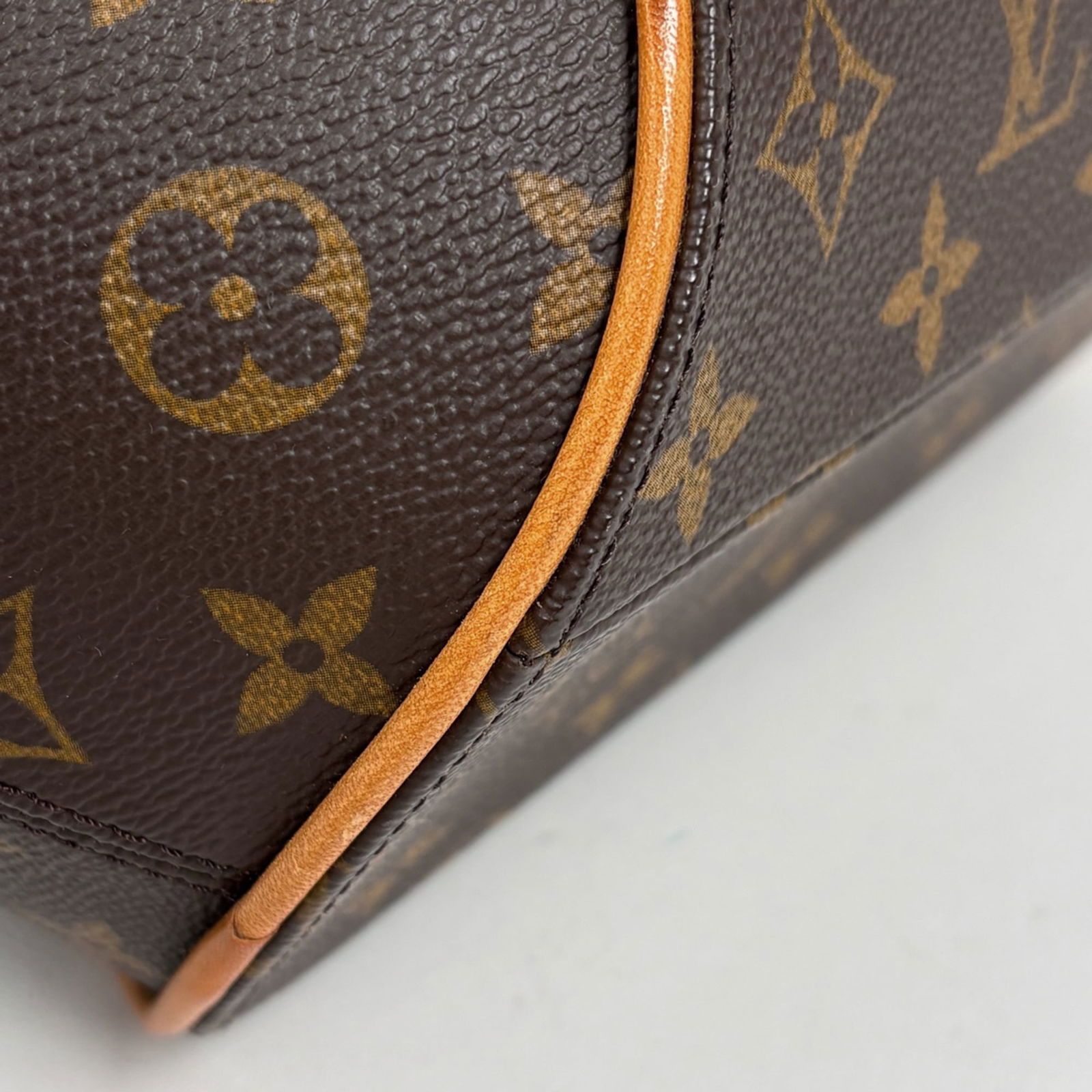 Louis Vuitton Monogram Handbag - 2