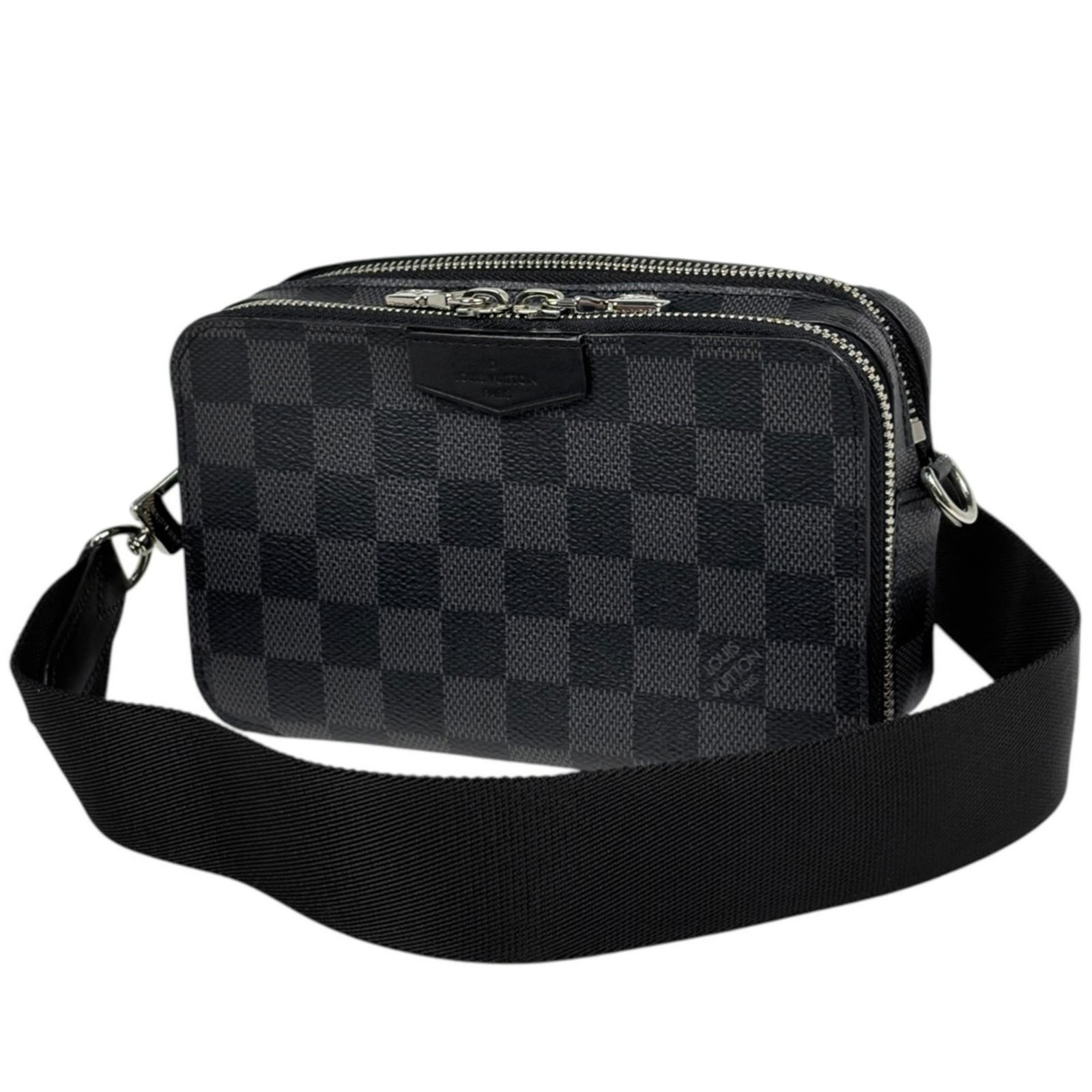 Louis Vuitton Damier Graphite Shoulder Bag: Louis Vuitton Damier Graphite Shoulder Bag A sleek and sophisticated shoulder bag, the Louis Vuitton Damier Graphite is a timeless piece that exudes classic style. With its iconic Damier Graphite patt