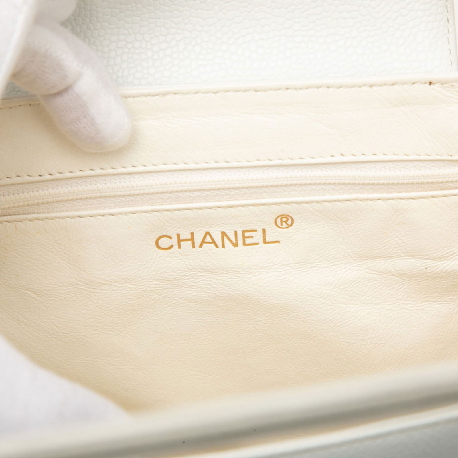 Leather Chanel Handbag - 6