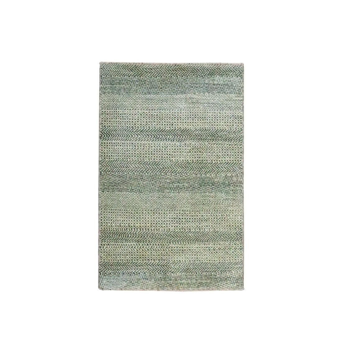 Knotted 2'x3' Beige-Gray Modern Natural Wool Mat Rug Grass Design Hand: Knotted 2'x3' Beige-Gray Modern Natural Wool Mat Rug Grass Design Hand Experience the warmth and texture of Indian craftsmanship with this stunning hand-knotted wool mat, featuring a unique grass desi