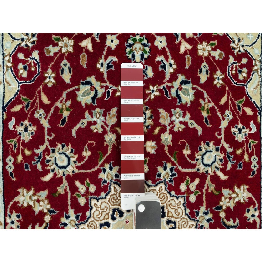 Sun Dried Tomato Red Nain Central Medallion Hand Knotted 2'7"x4'1" Rug - 4
