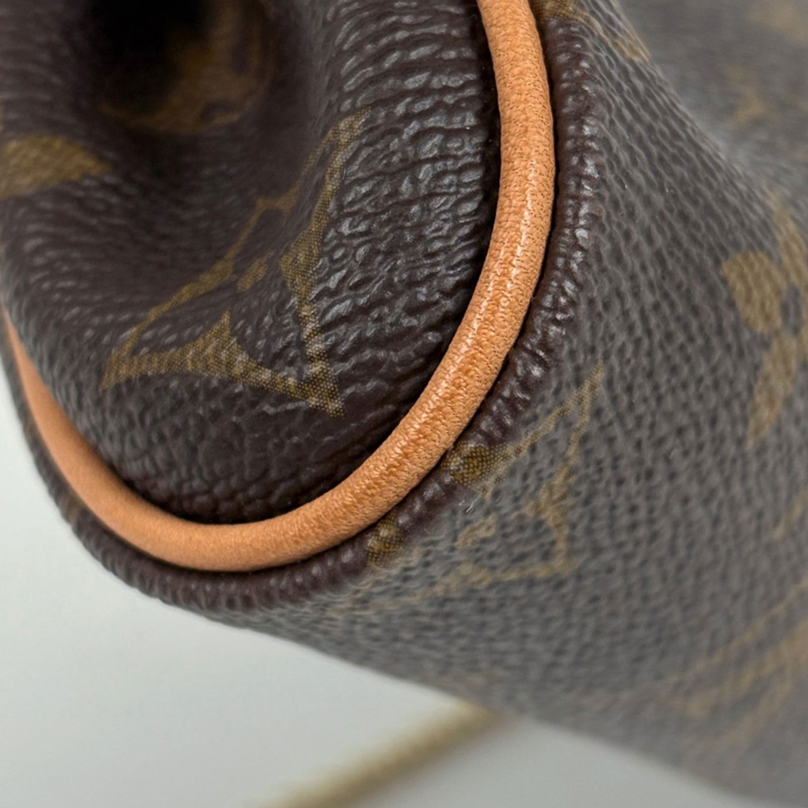 Louis Vuitton Monogram Shoulder Bag - 3