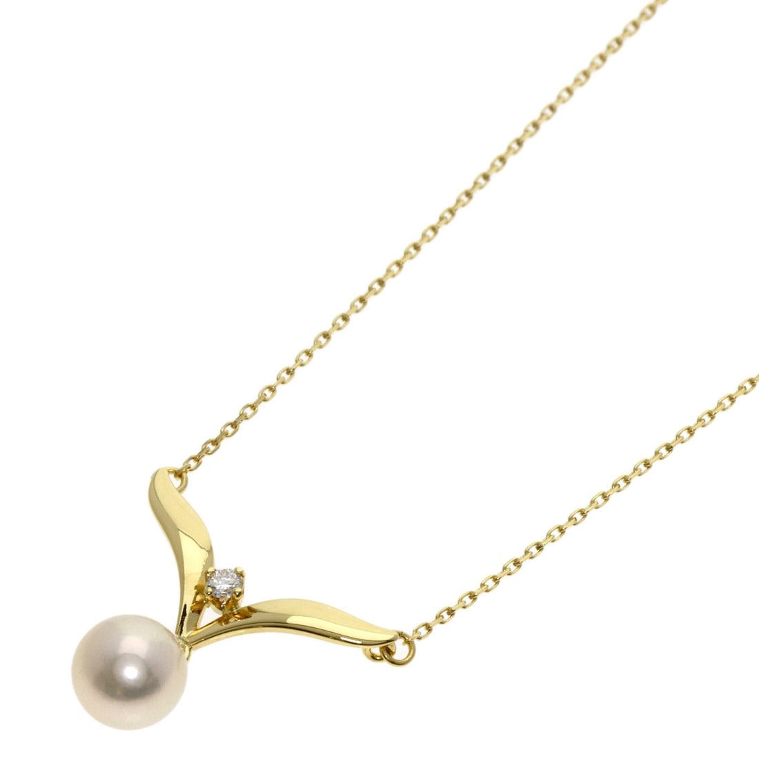 MIKIMOTO Pearl 1P Diamond Necklace in K18 Yellow Gold: MIKIMOTO Pearl 1P Diamond Necklace in K18 Yellow Gold Elegant sophistication is yours with the MIKIMOTO Pearl 1P Diamond Necklace in K18 Yellow Gold, showcasing a luminous pearl surrounded by