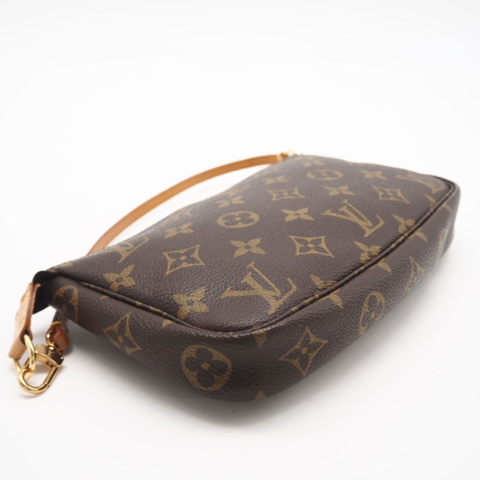 Louis Vuitton Monogram Pouch Handbag - 5