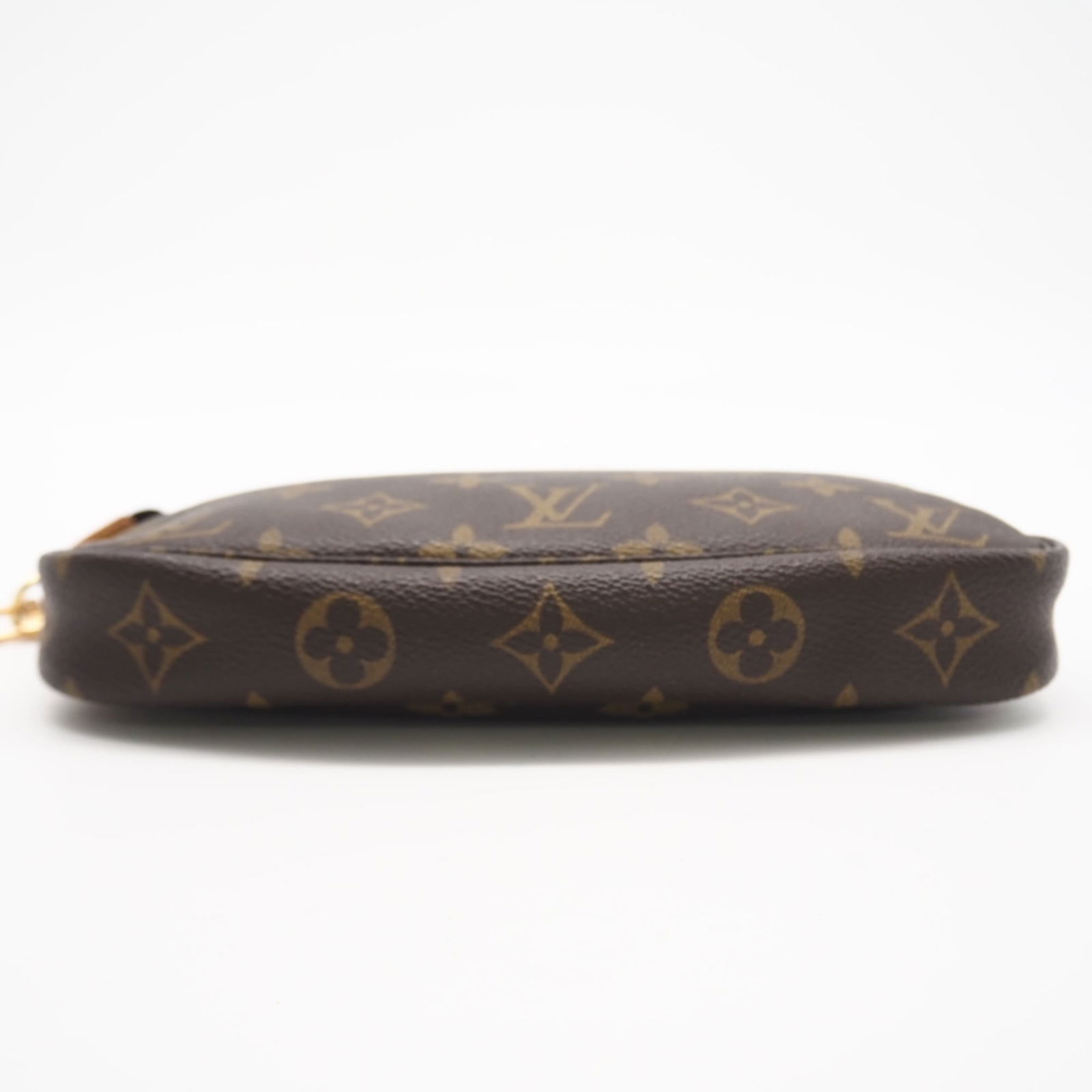 Louis Vuitton Monogram Pouch Handbag - 6