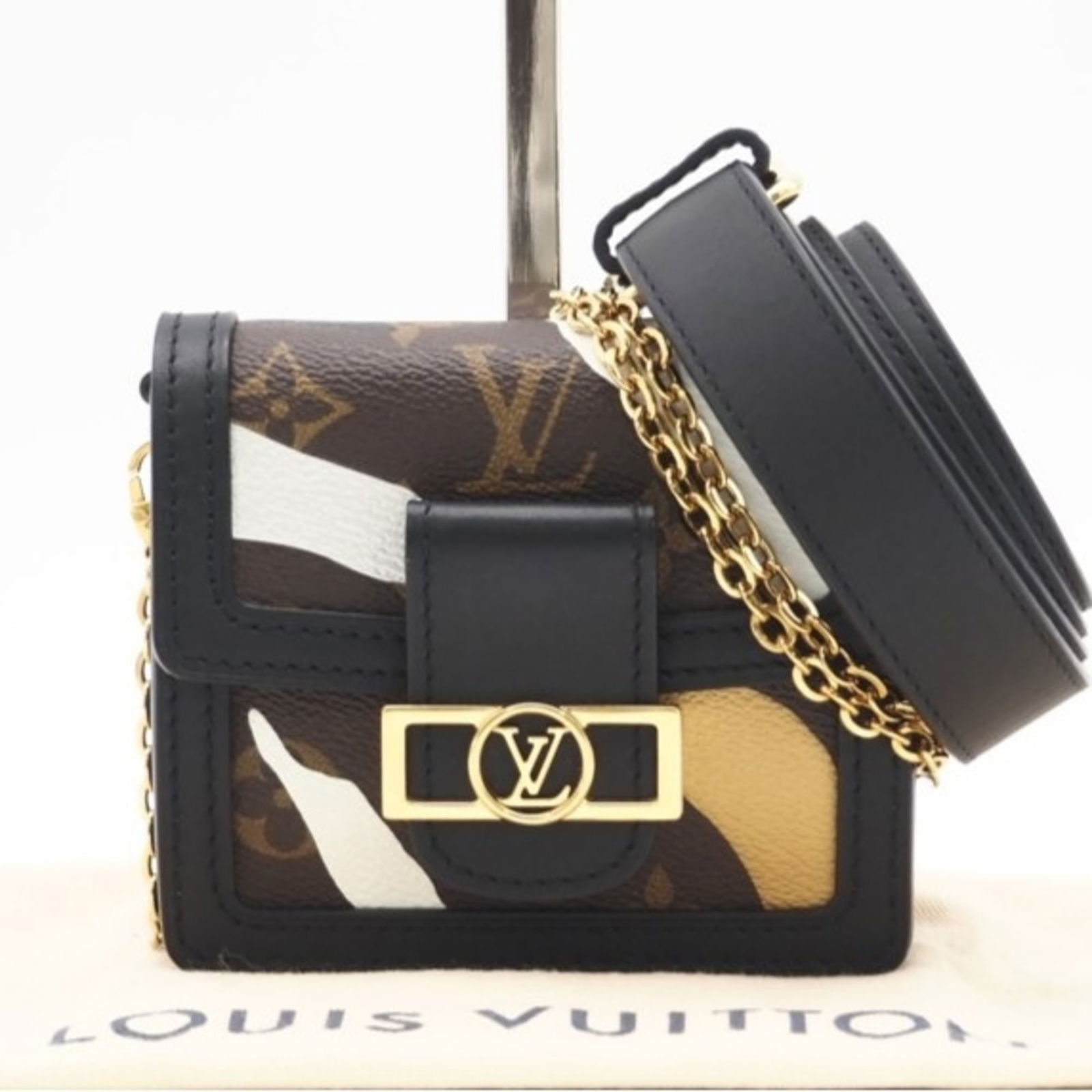 Louis Vuitton Monogram Handbag - 2