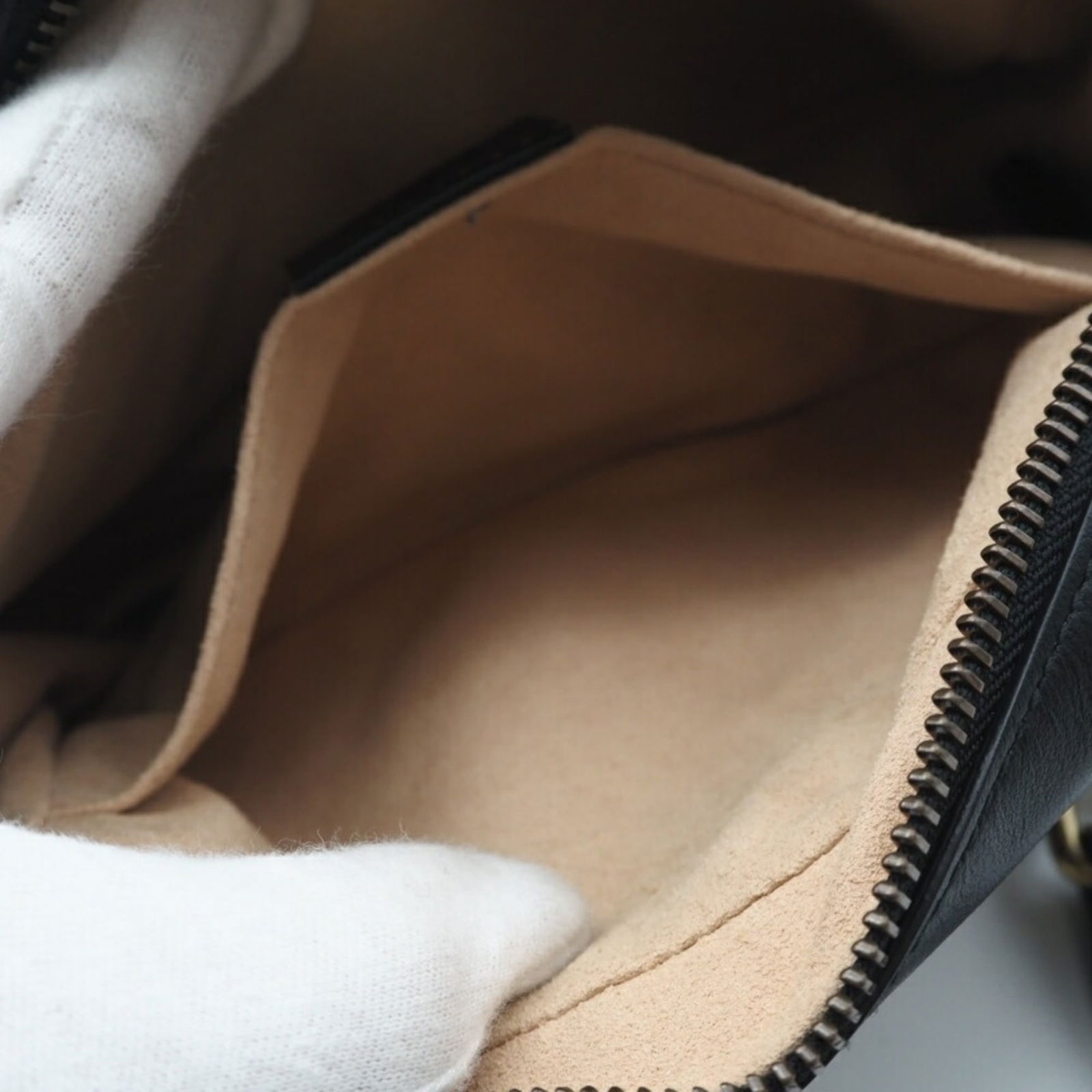 Gucci Leather Shoulder Bag - 11