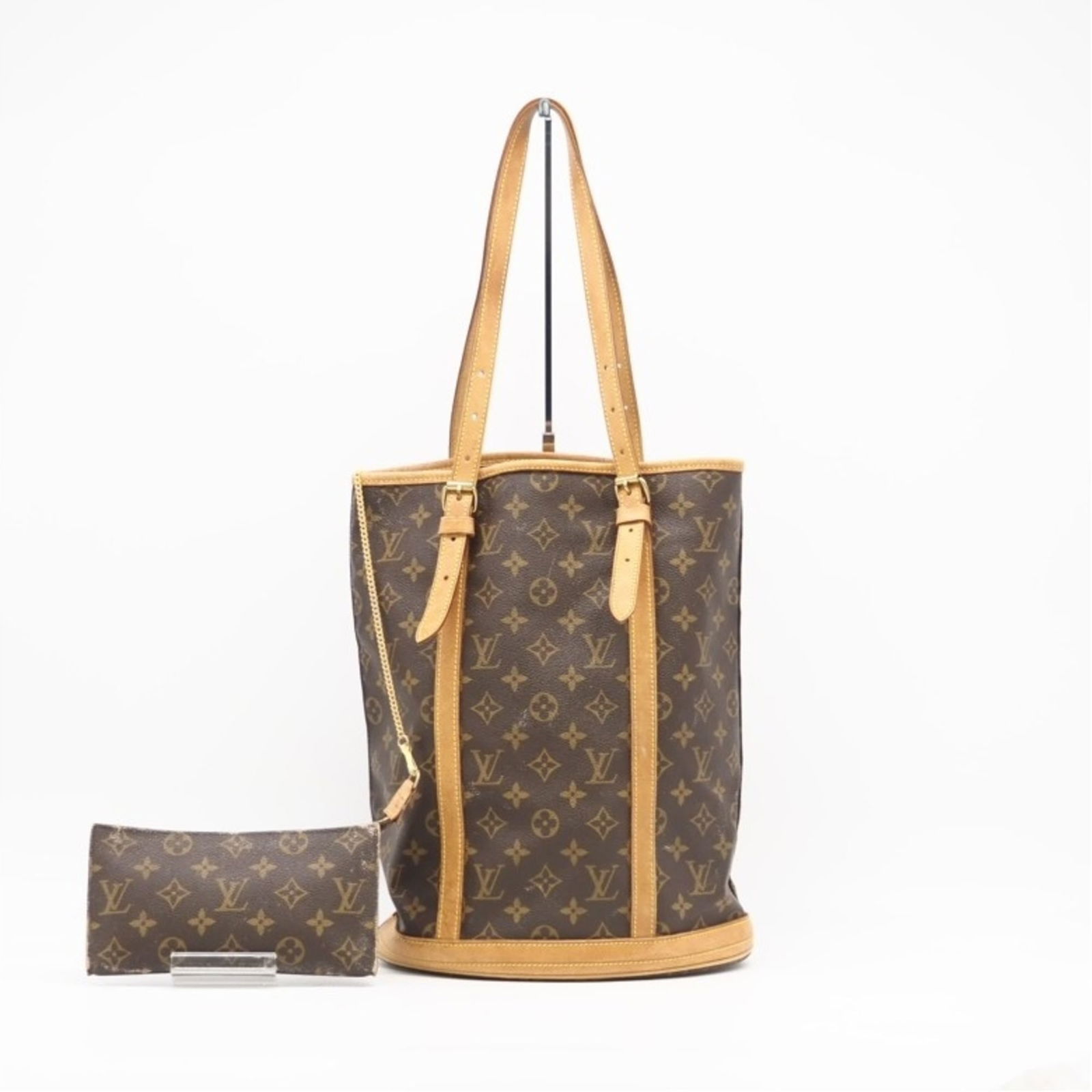 Louis Vuitton Monogram Pouch Handbag - 2