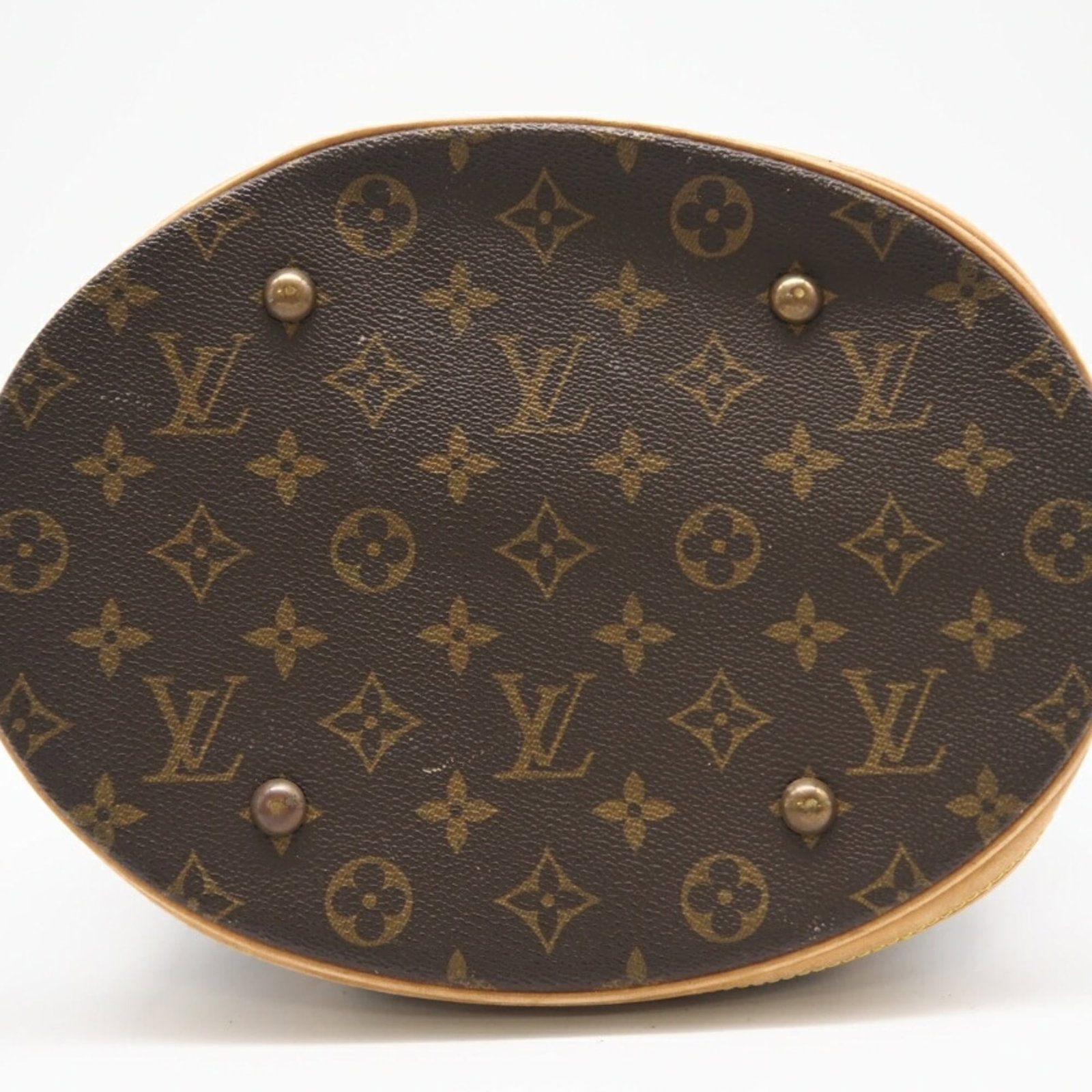 Louis Vuitton Monogram Pouch Handbag - 8