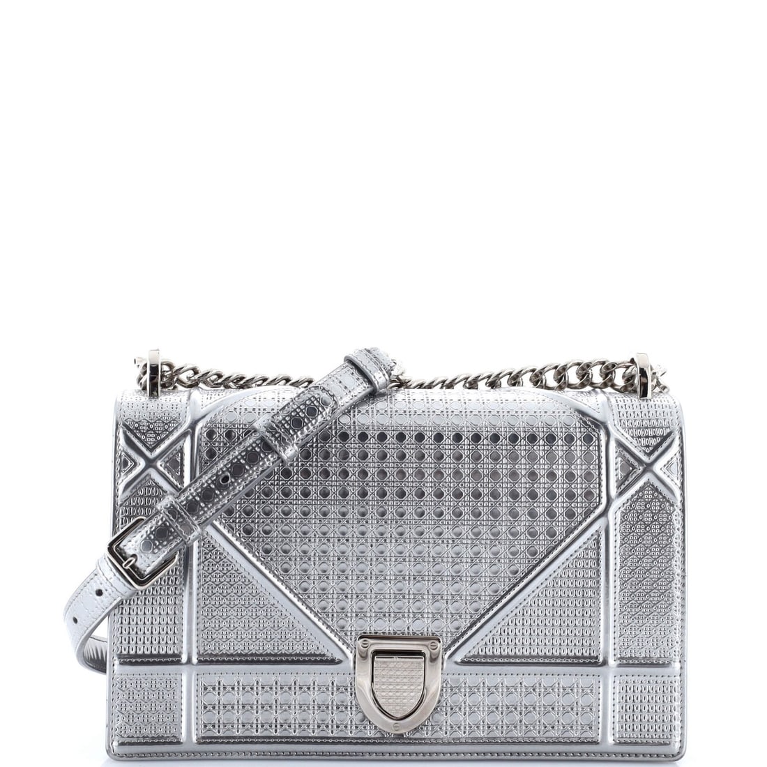 Christian Dior Diorama Flap Bag - Medium Calfskin Embossed Cannage: Christian Dior Diorama Flap Bag - Medium Calfskin Embossed Cannage The Christian Dior Diorama Flap Bag is a stunning medium calfskin embossed Cannage bag that exudes elegance and sophistication. With