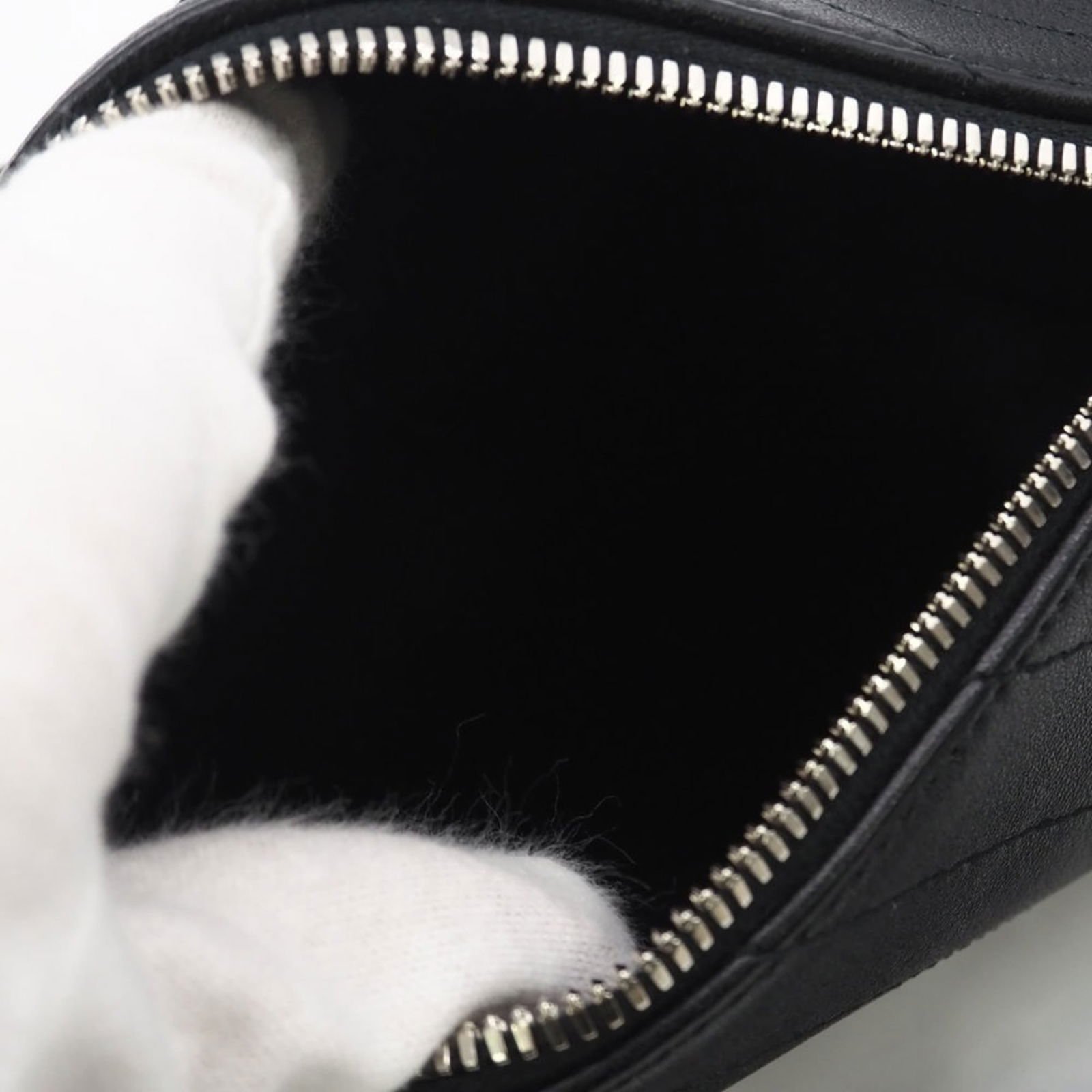 Gucci Leather Shoulder Bag - 10