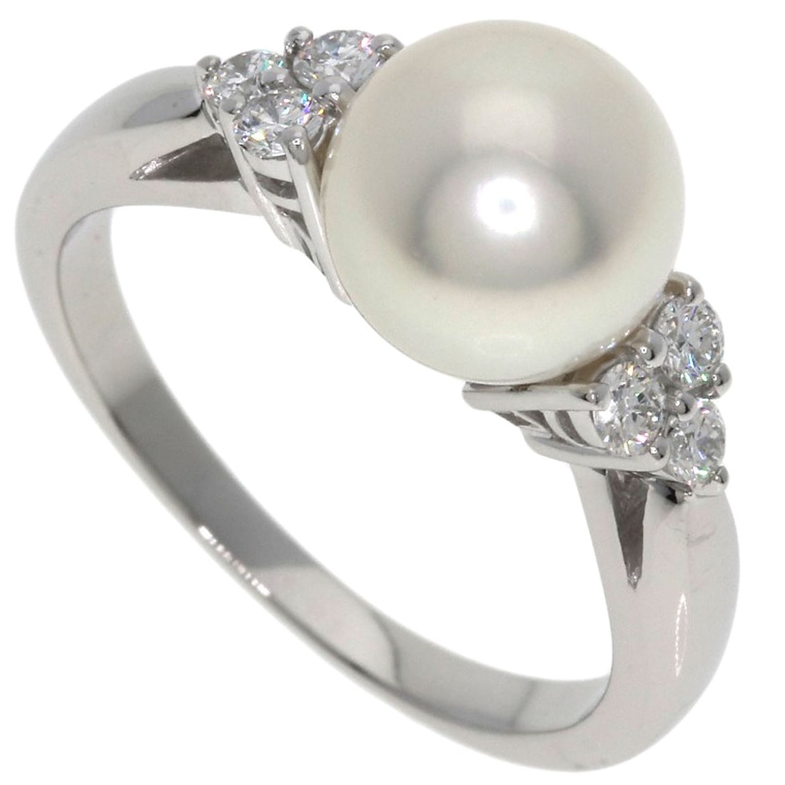 Platinum Mikimoto Pearl Diamond Ring PT950: Platinum Mikimoto Pearl Diamond Ring PT950 Elevate your style with the exquisite Platinum Mikimoto Pearl Diamond Ring, crafted from 950 platinum for maximum durability and shine. This stunning ring
