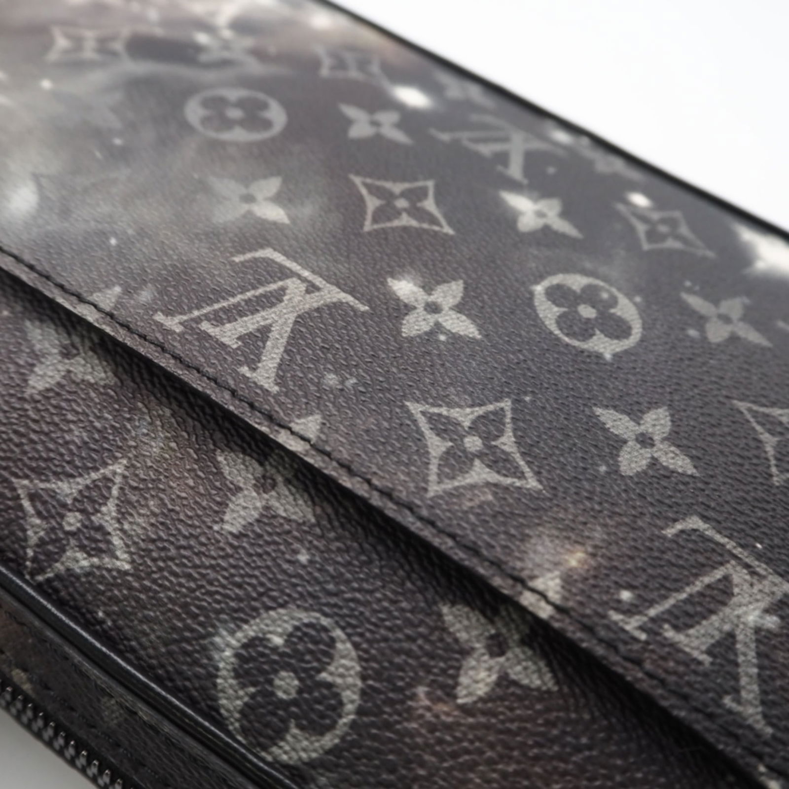 Louis Vuitton Monogram Shoulder Bag - 4