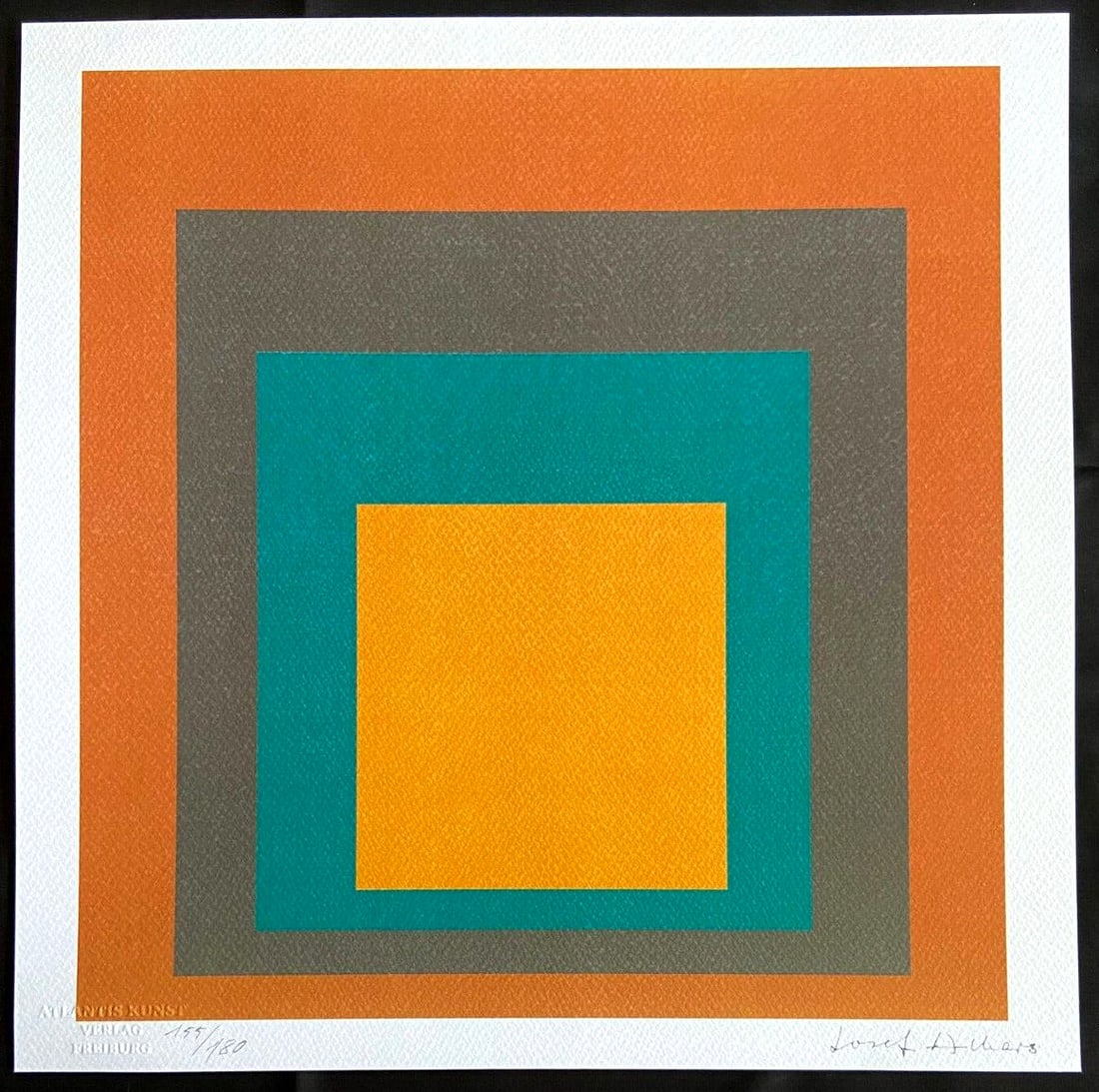 Lithograph Josef Albers: Lithograph Josef Albers A rare and unique opportunity to own a piece of modern art history, this lithograph by Josef Albers is a stunning homage to the square, printed in 1978 by Atlantis Verlag.