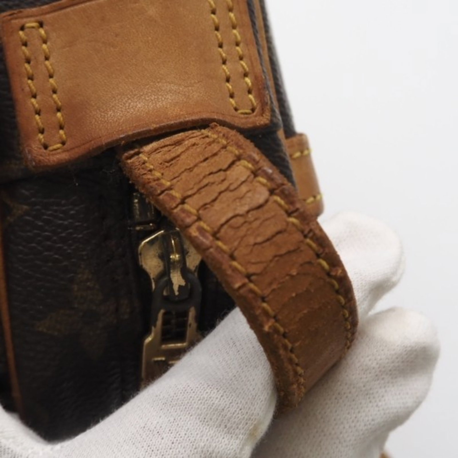 Louis Vuitton Monogram Handbag - 8