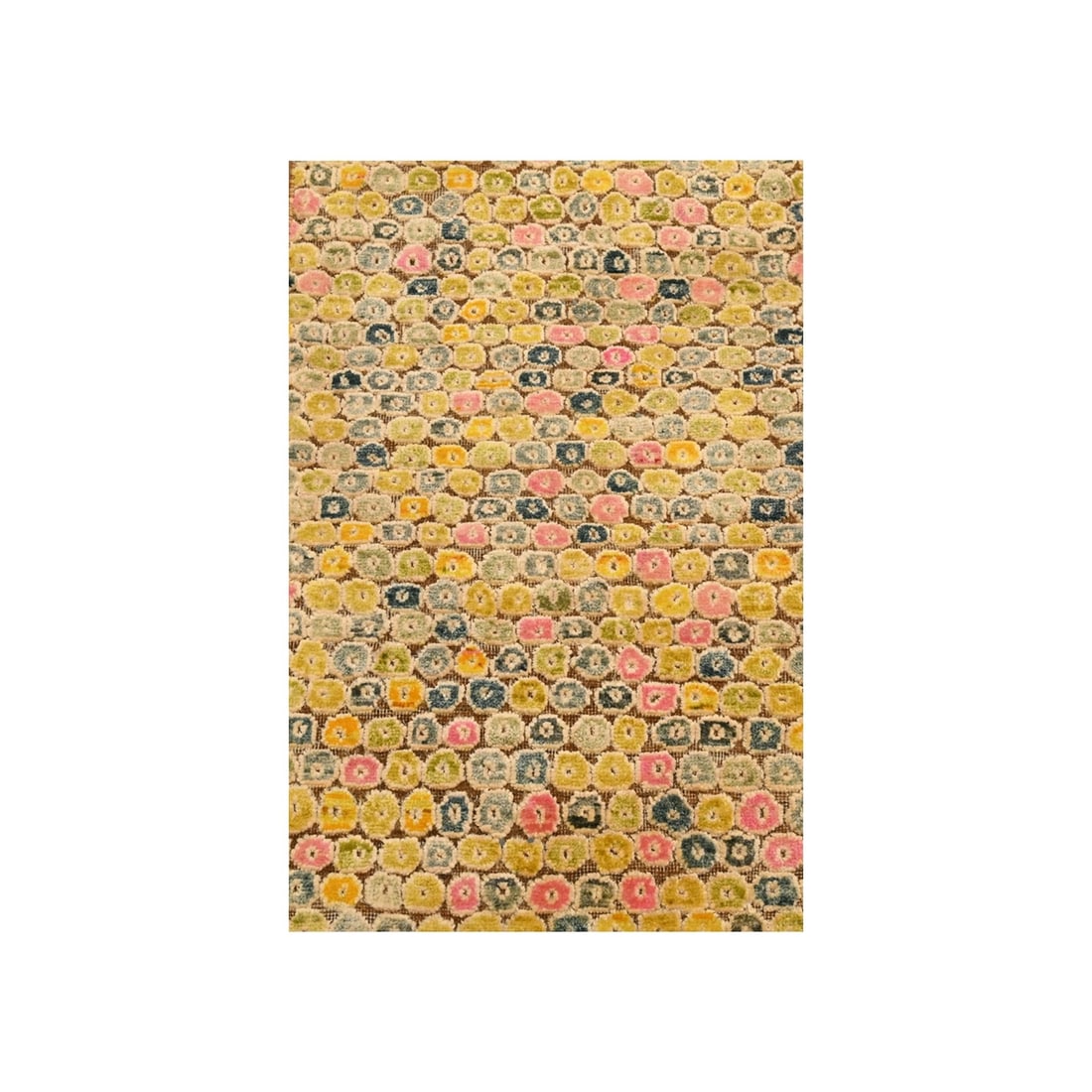 Rug 2'x3' Amber Gold THE BUTTONS Sari Silk Hand Knotted Sample Mat: Rug 2'x3' Amber Gold THE BUTTONS Sari Silk Hand Knotted Sample Mat Experience the rich beauty of Indian craftsmanship with this stunning 2'x3' hand-knotted sari silk rug, expertly woven in vibrant amb