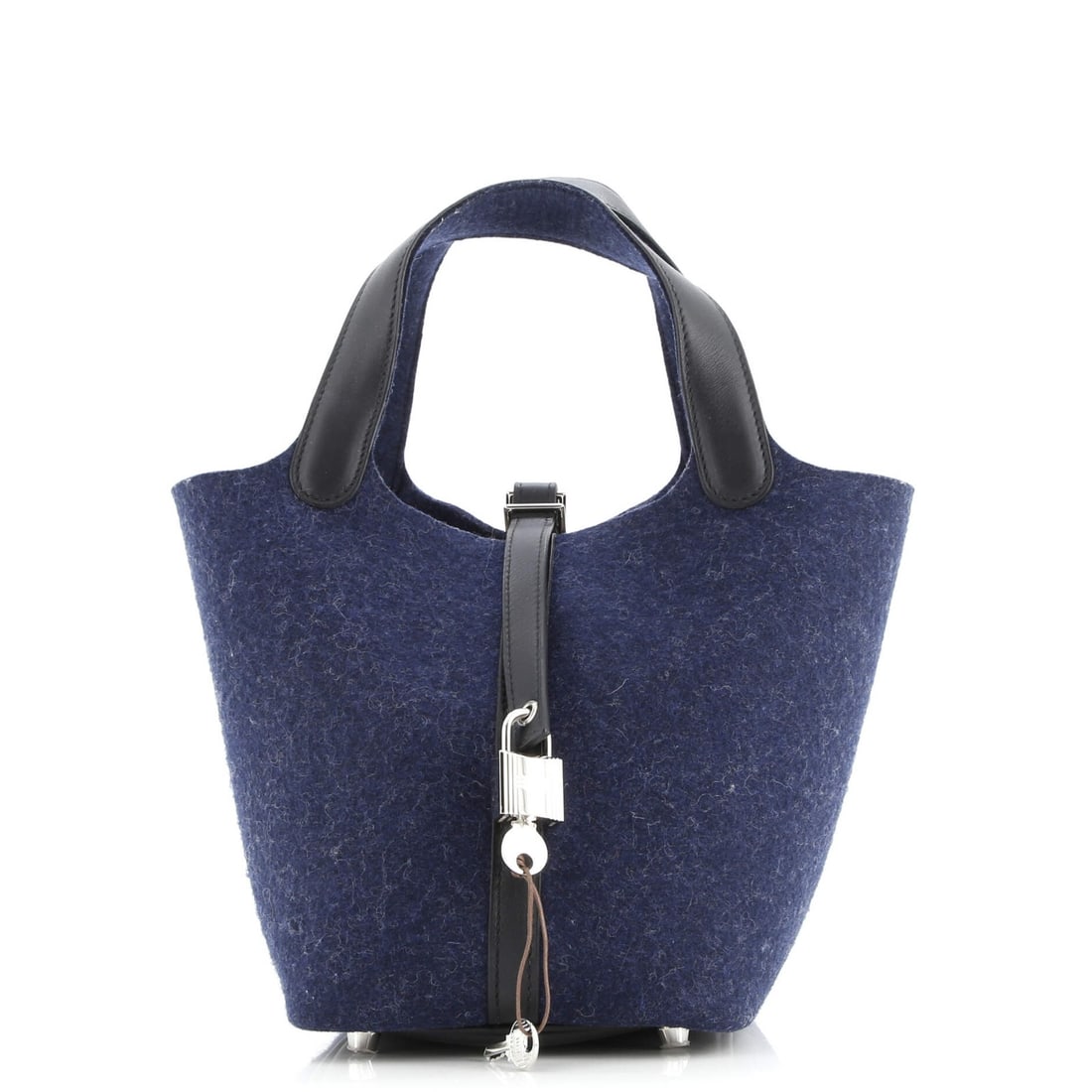 Hermes Picotin Lock Felt Leather PM Bag: Hermes Picotin Lock Felt Leather PM Bag Experience the timeless elegance of the iconic Picotin Lock Felt Leather PM Bag from Herm?s, boasting a sleek blue exterior and premium felt leather