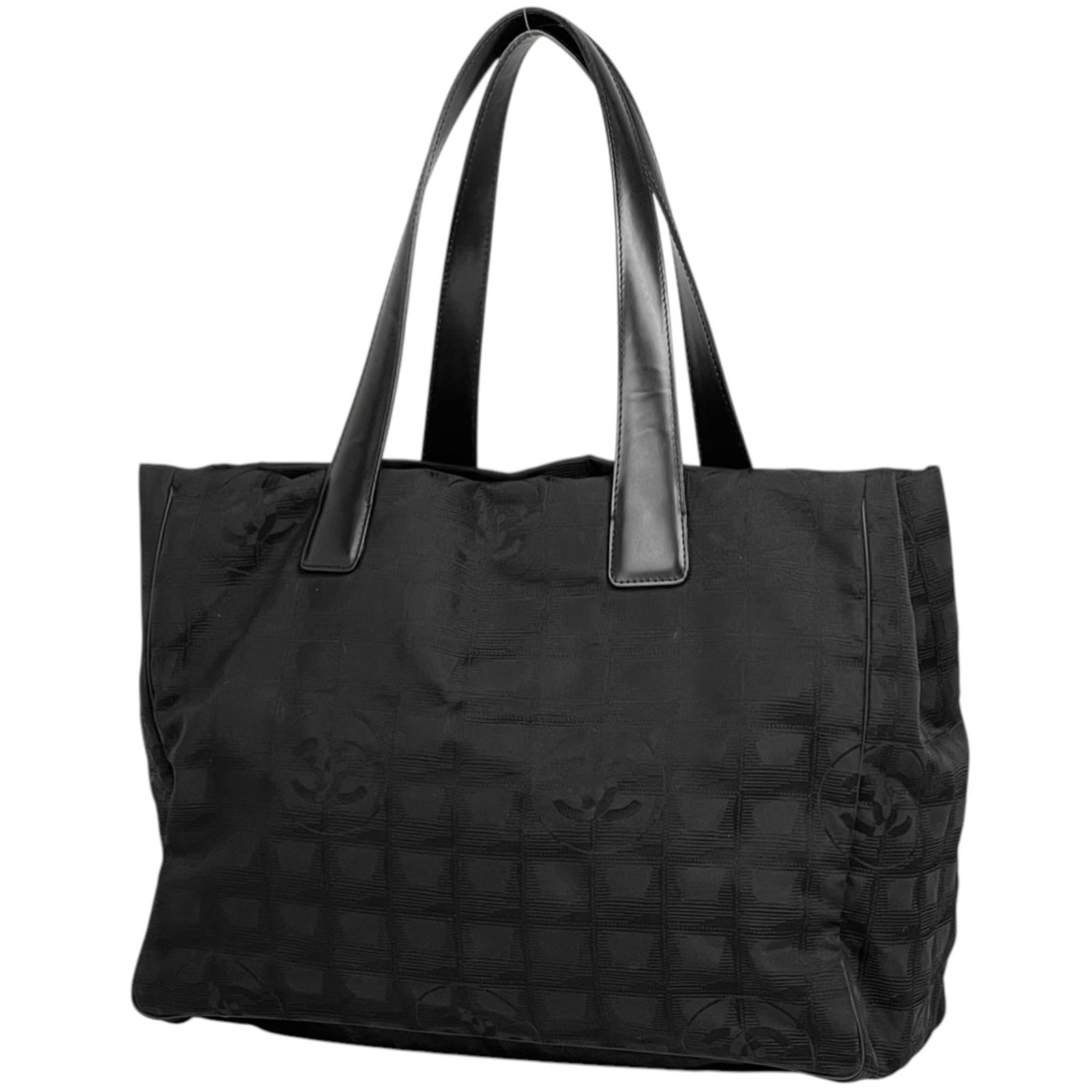 Tote Bag Leather - Chanel Shoulder Bag: Tote Bag Leather - Chanel Shoulder Bag A timeless Chanel shoulder tote in sleek black leather, perfect for daily errands and work trips alike. With its classic design and spacious interior, this bag