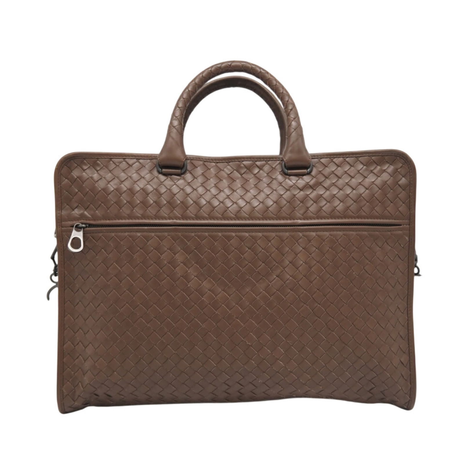Bottega Veneta Intrecciato Briefcase: Bottega Veneta Intrecciato Briefcase Experience the timeless elegance of Bottega Veneta with this beautifully crafted Intrecciato briefcase, boasting a classic brown hue and sleek zipper closure. The