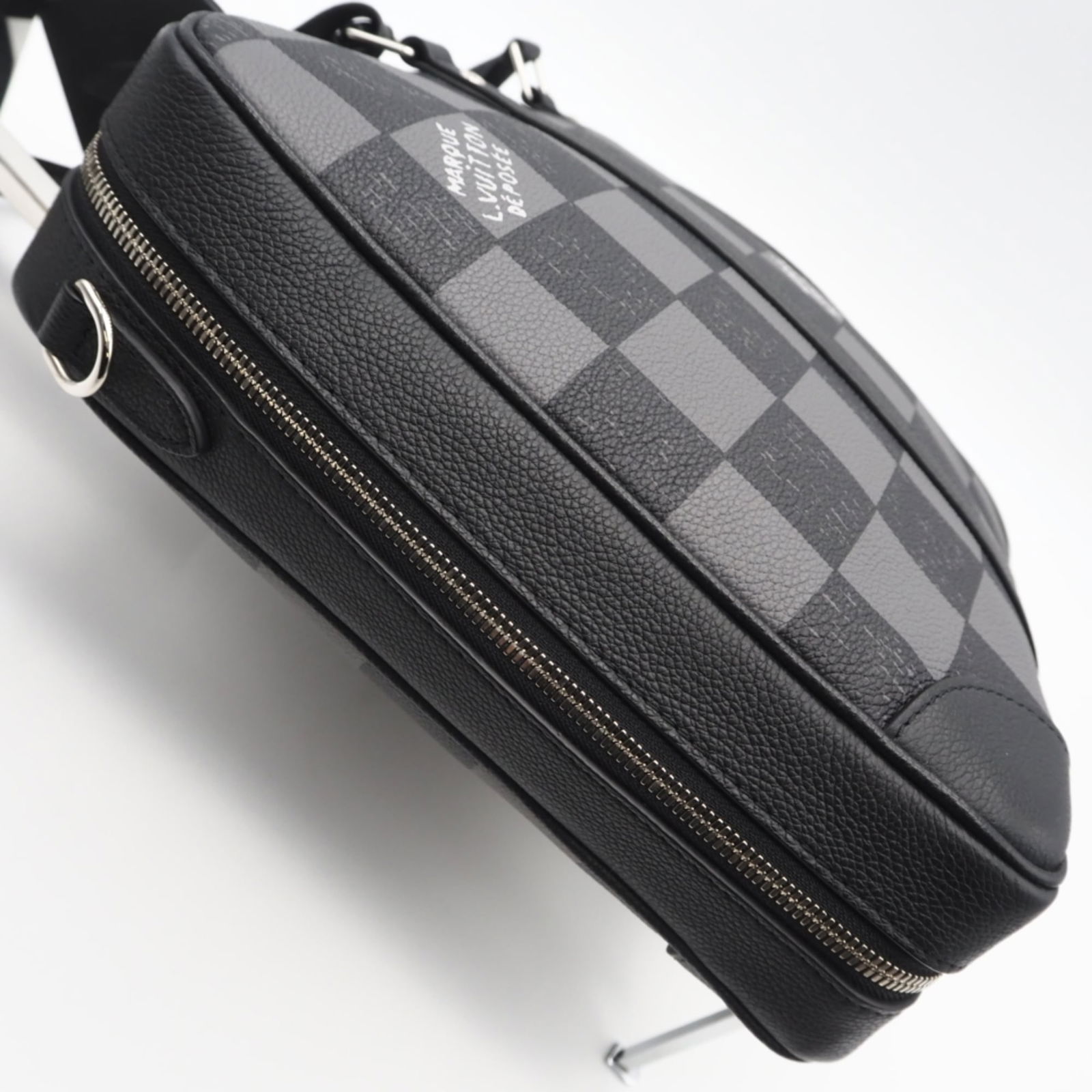 Louis Vuitton Leather Briefcase - 7