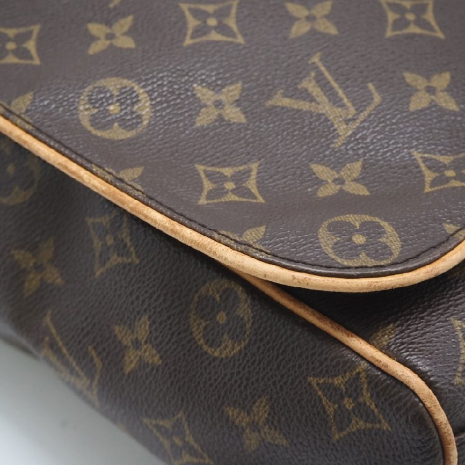 Louis Vuitton Monogram Shoulder Bag - 8